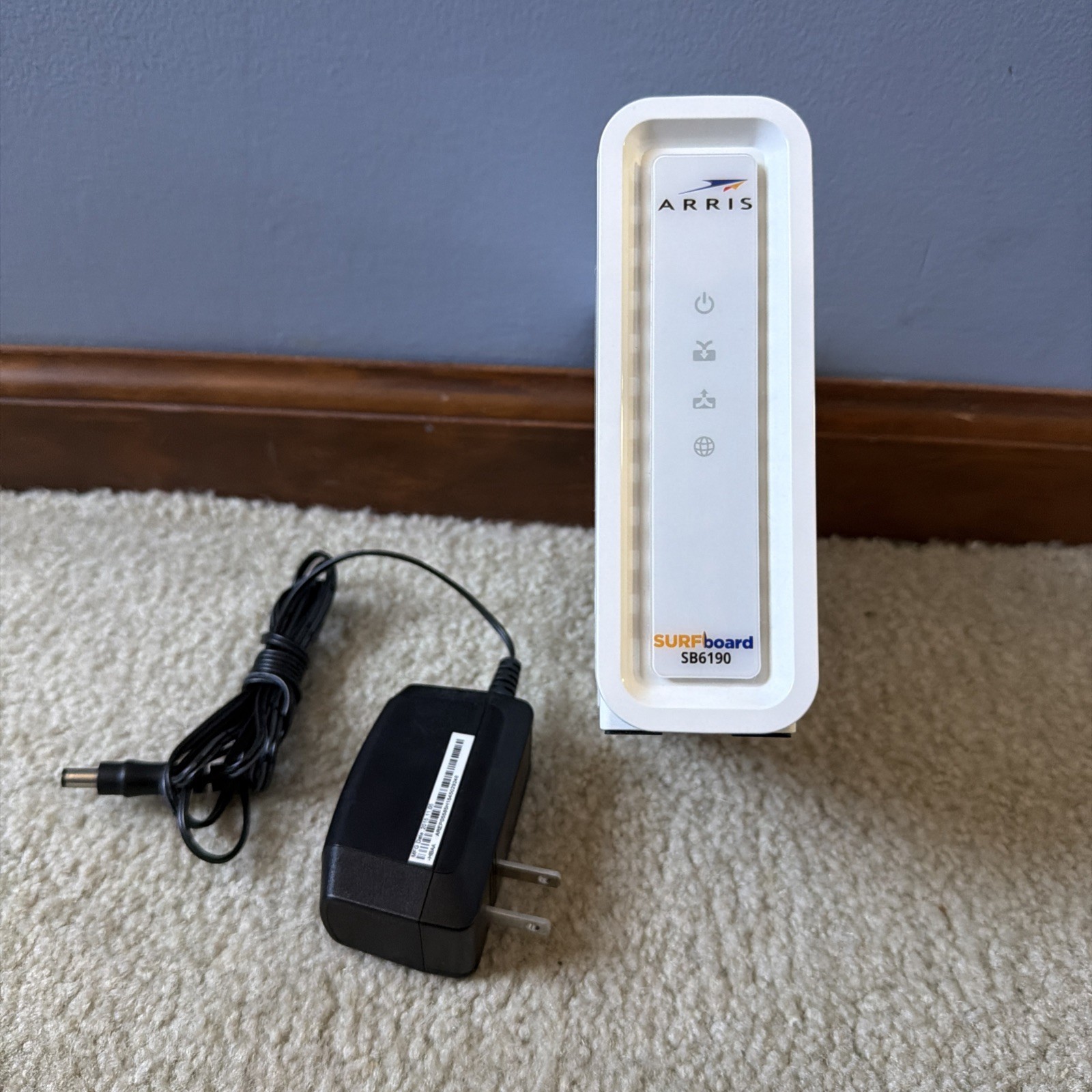 ARRIS Surfboard SB 6190 Gigabit DOCSIS 3.0 32×8 Cable Modem, used & works fully
