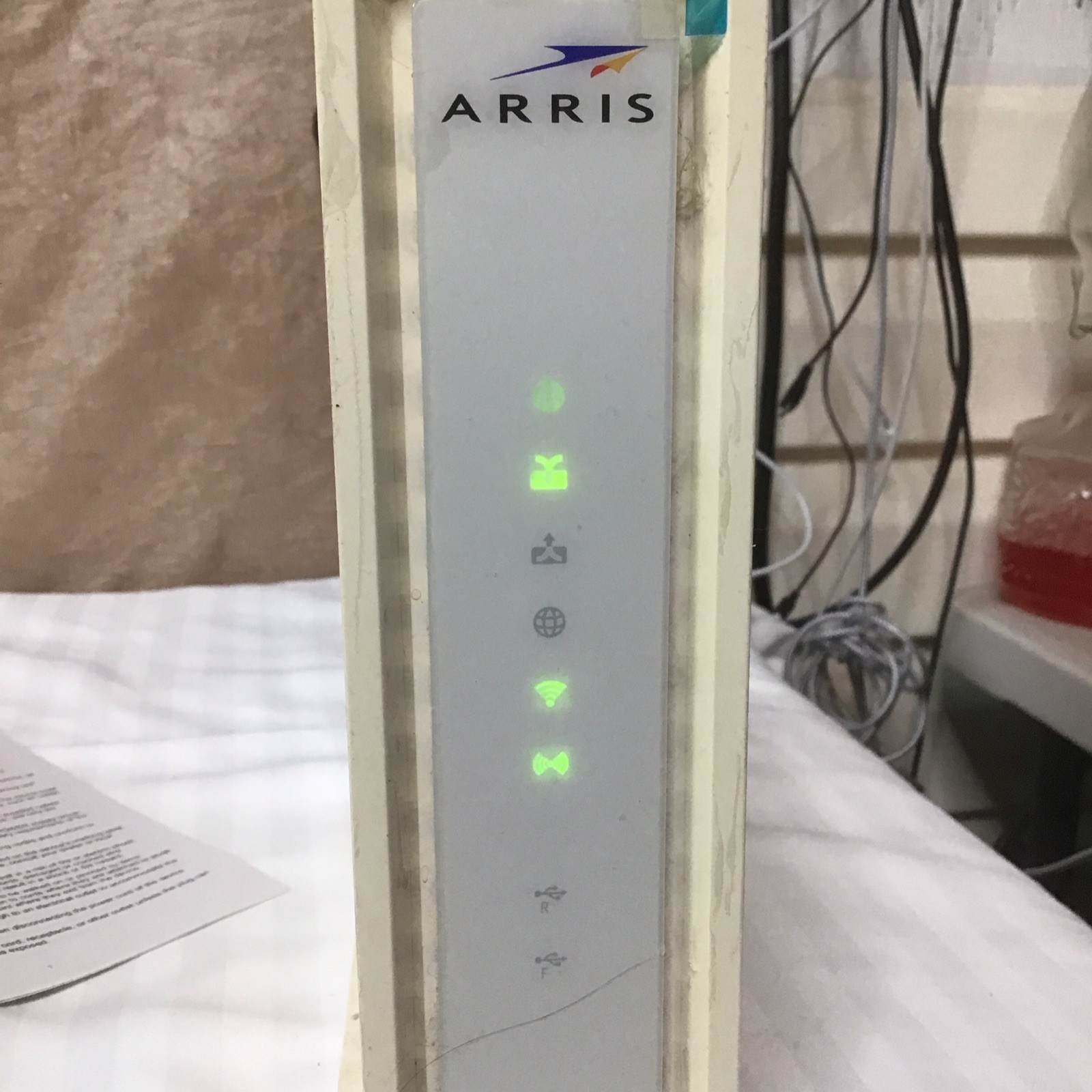 ARRIS SURFboard SBG6900AC Docsis 3.0 Cable Modem & AC1900 Wi-Fi Router