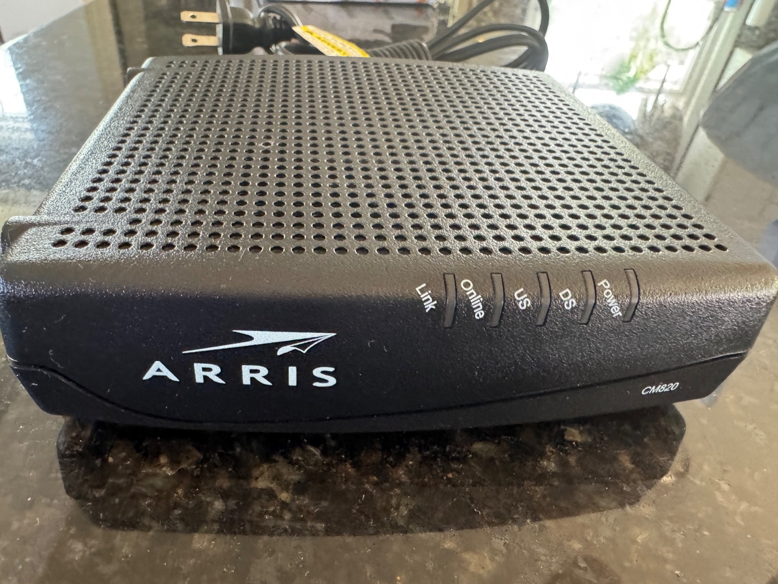 Arris CM820A Cable/3.0 Modem -Pre-owned & Works -Includes the power supply.