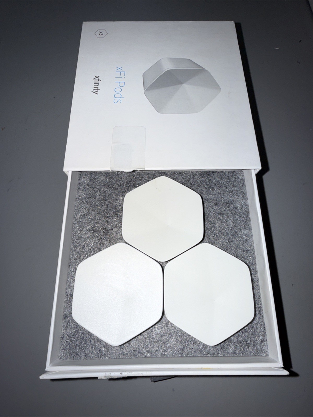 Xfinity xFi Pods XE1-S WiFi Network Range Extender 1st Gen XE1-S – Pack of 3