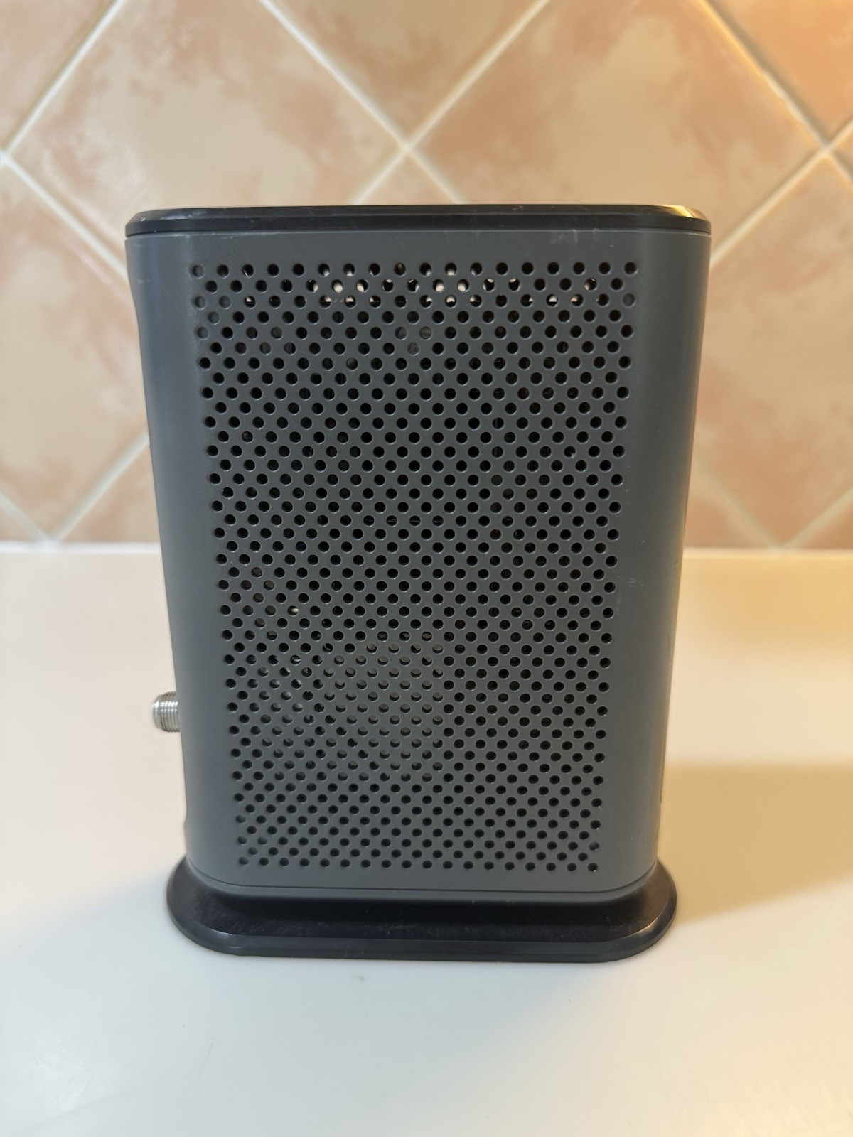 Motorola MB7220 DOCSIS 3.0 Cable Modem 8×4 Gigabit Ethernet Tested Used