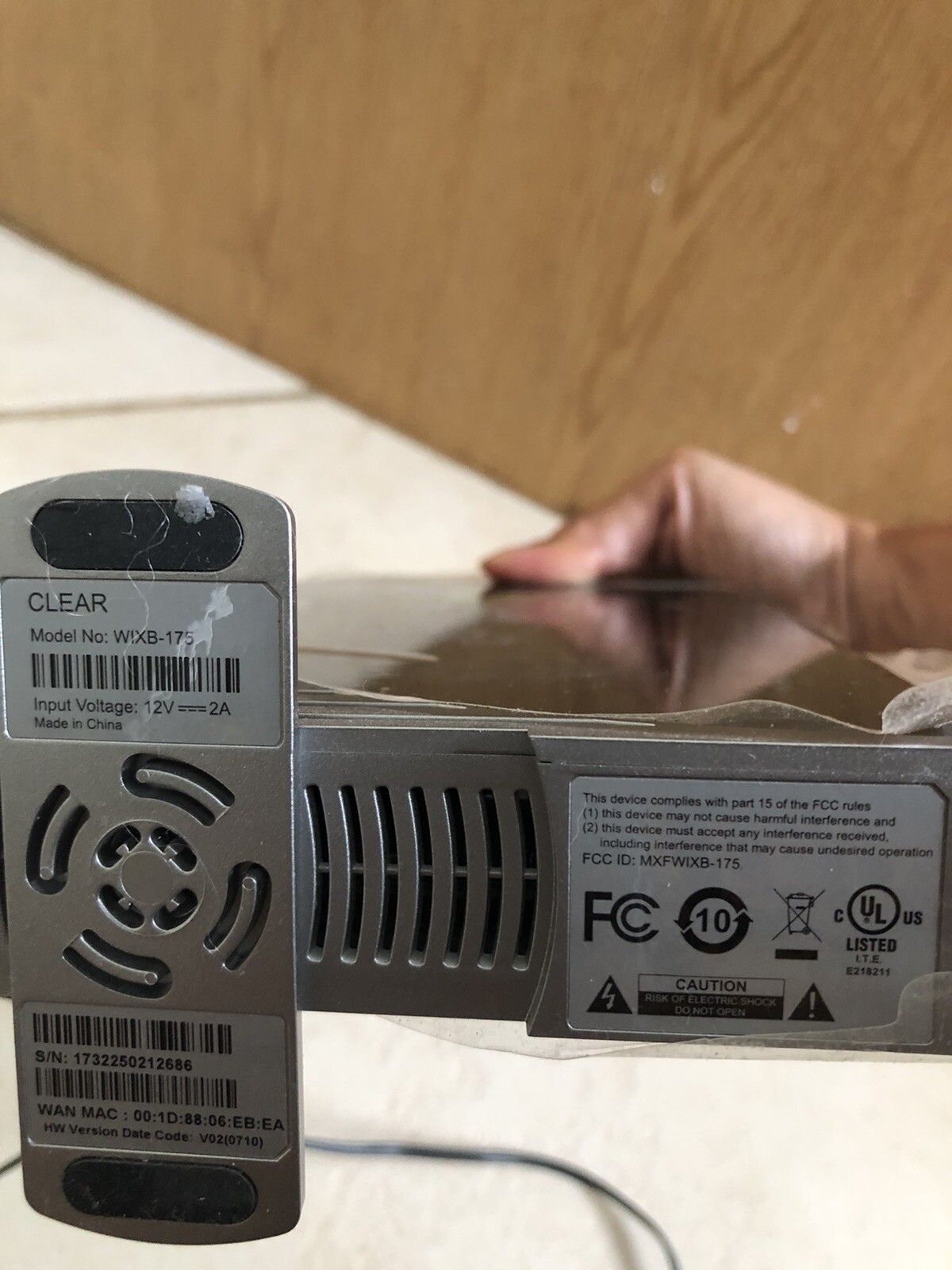 Clear Modem Series WIXB-175 Version Date Code V02(0710) Wireless Wi-Fi Modem FS