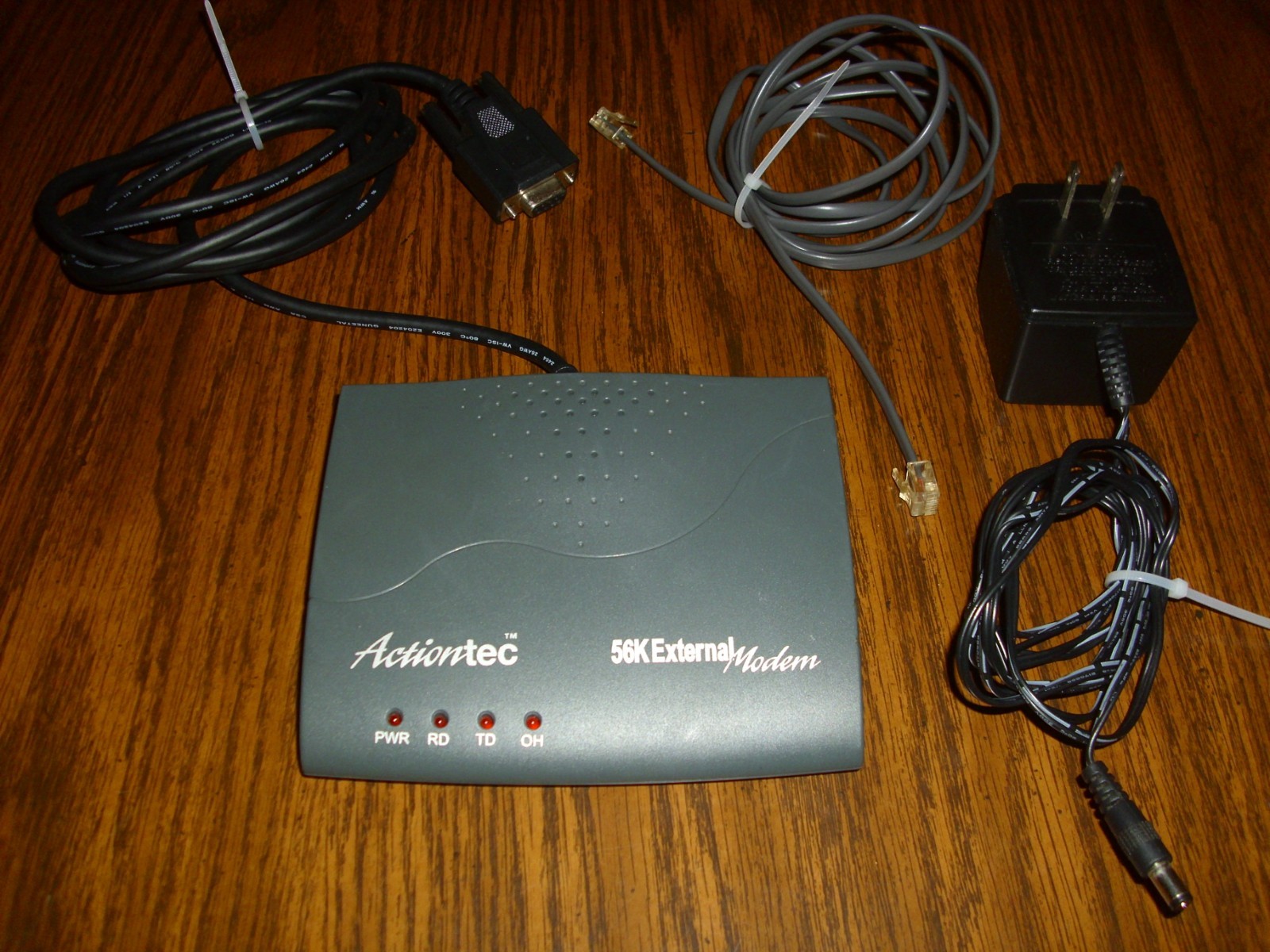 Action Tec 56K External Modem – EX560LKA with Disc , Phone & Power cords-Works