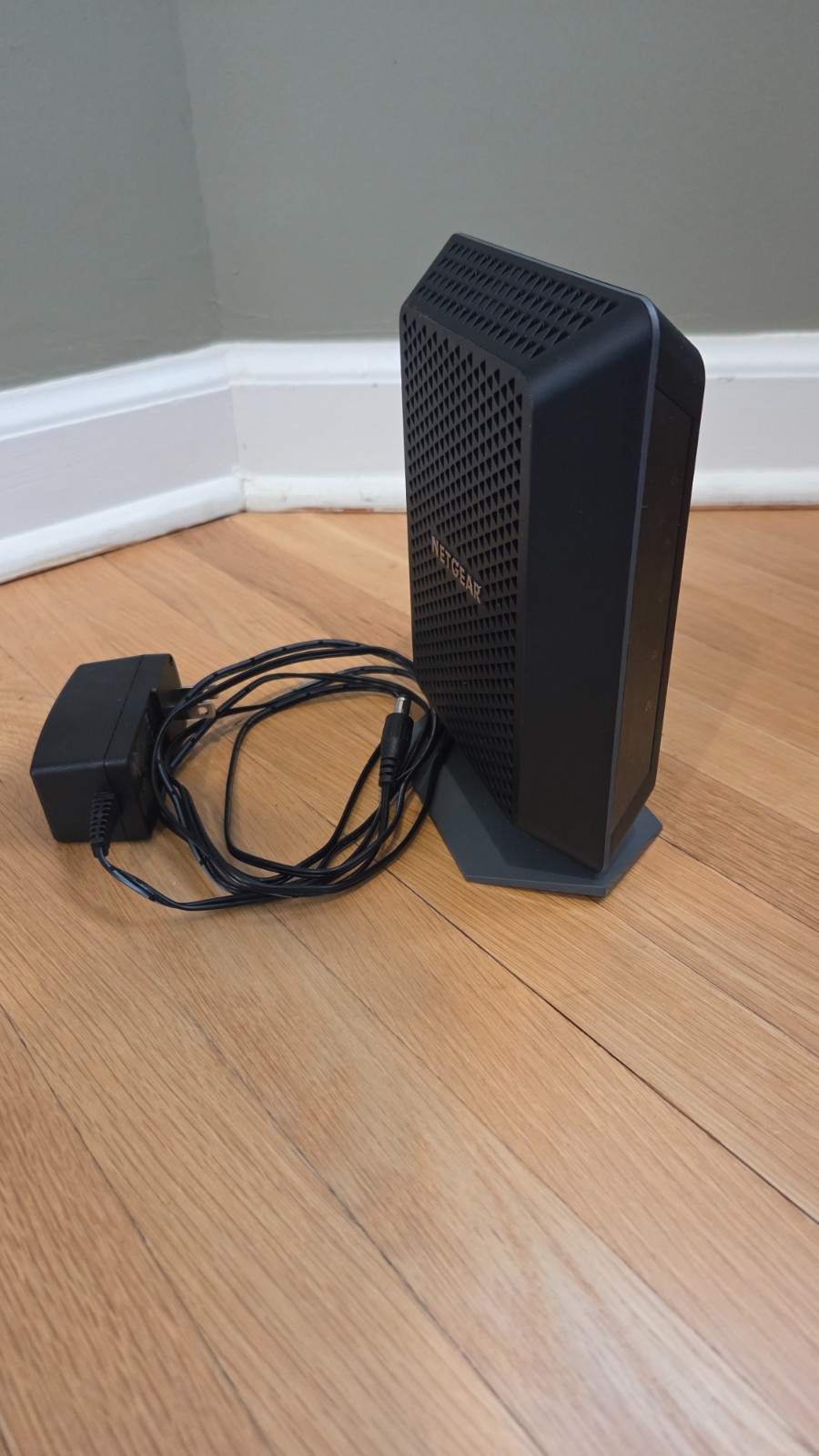 NETGEAR CM700 DOCSIS 3.0 Cable Modem 1.4gbps – excellent