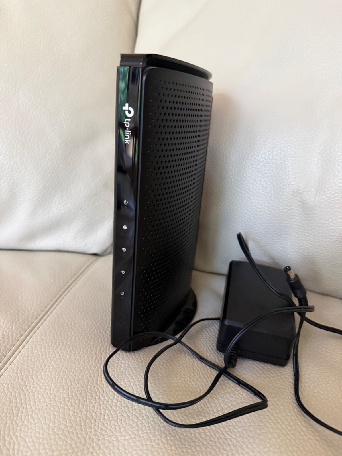 TP-Link TC7650 DOCSIS 3.0 High Speed Internet Broadband Cable Modem 24×8 Gigabit