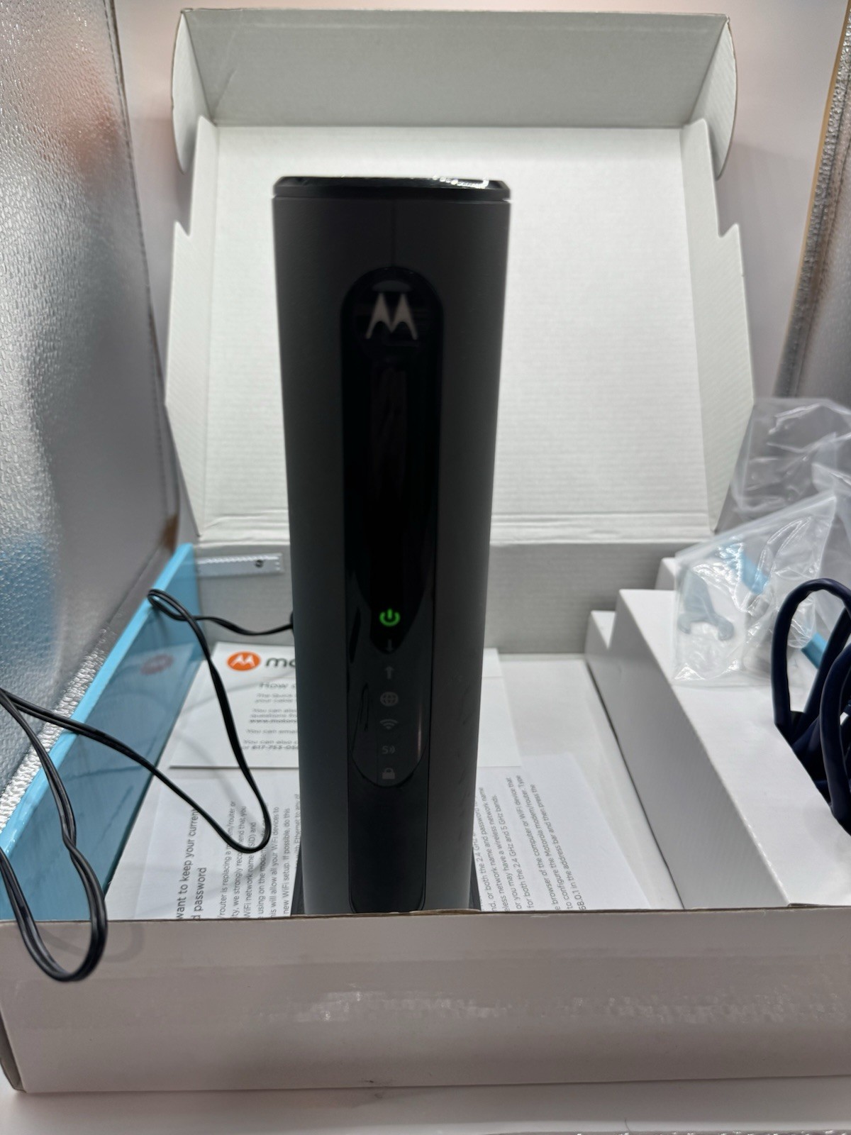 Motorola MG7550 16×4 Cable Modem Plus AC1900 WiFi Router Never Used