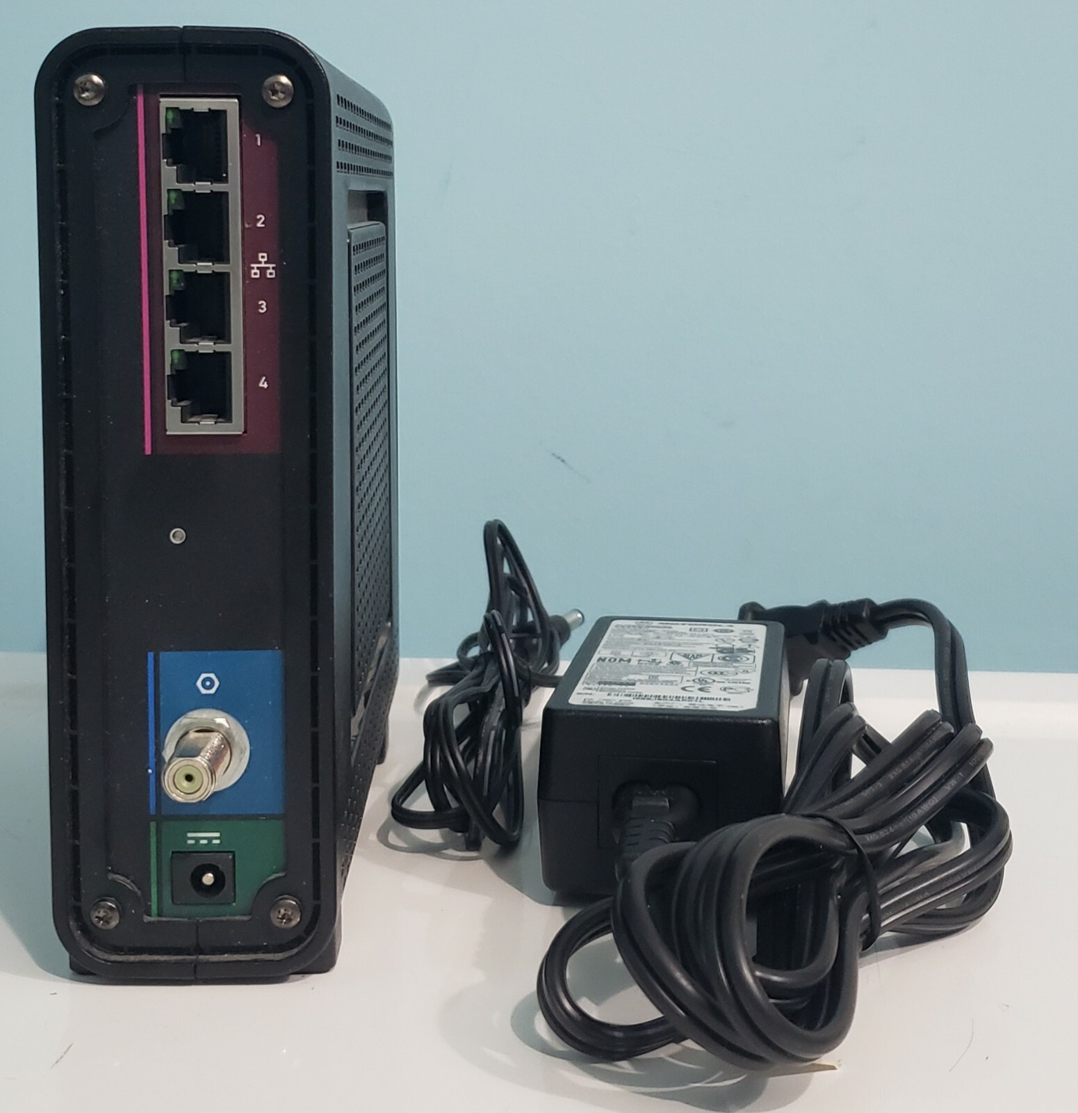 ARRIS SURFboard SBG6580 DOCSIS 3.0 Cable Modem Wi-Fi N300 5GHz Dual Band Router