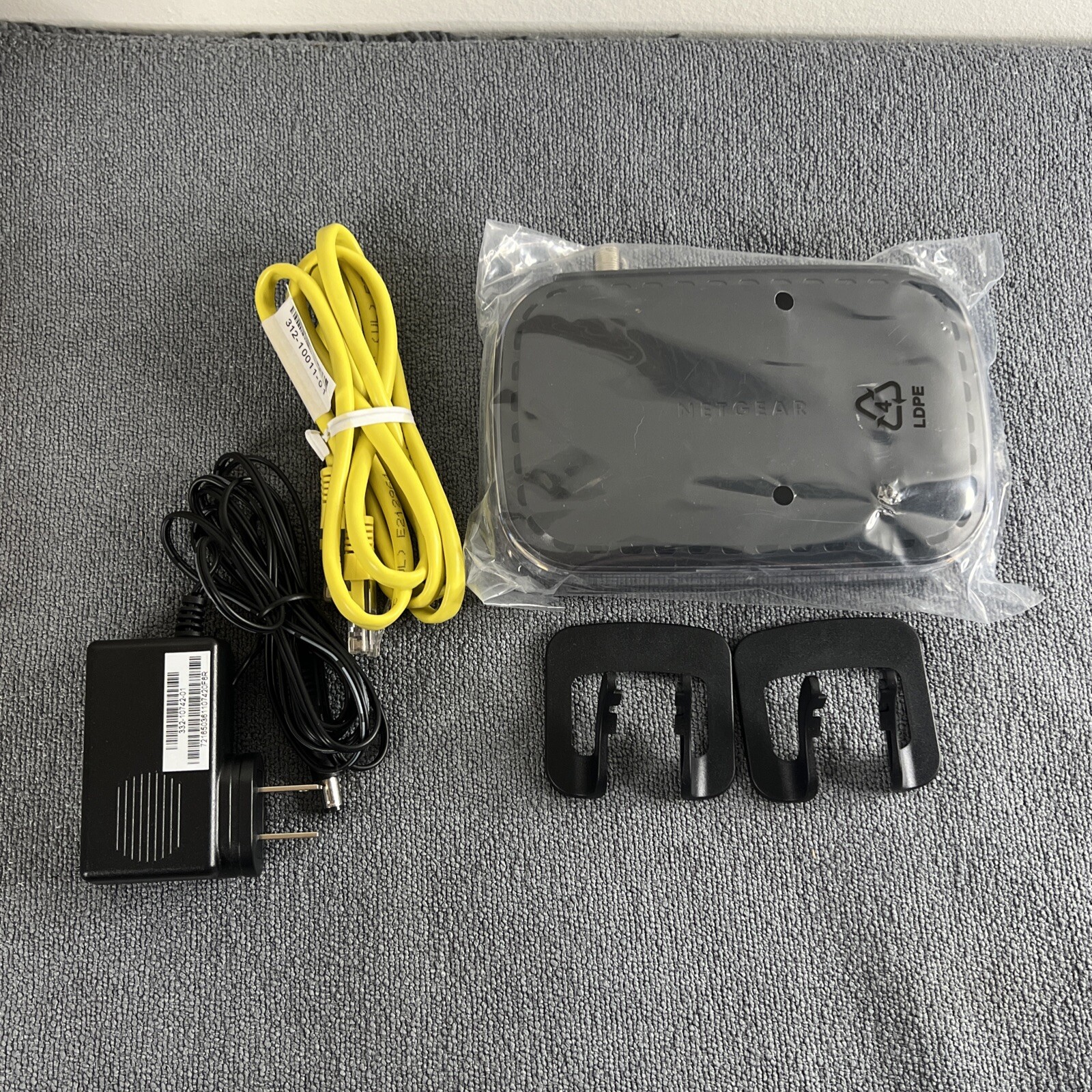Netgear Modem DOCSIS 3.0 Cable Modem Xfinity-Time Warner CM400AZNA