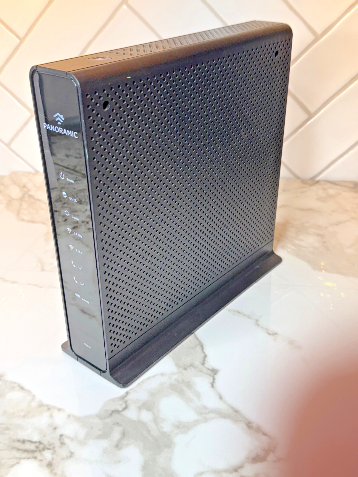 ARRIS Panoramic Wireless Modem Router TG1682G Black