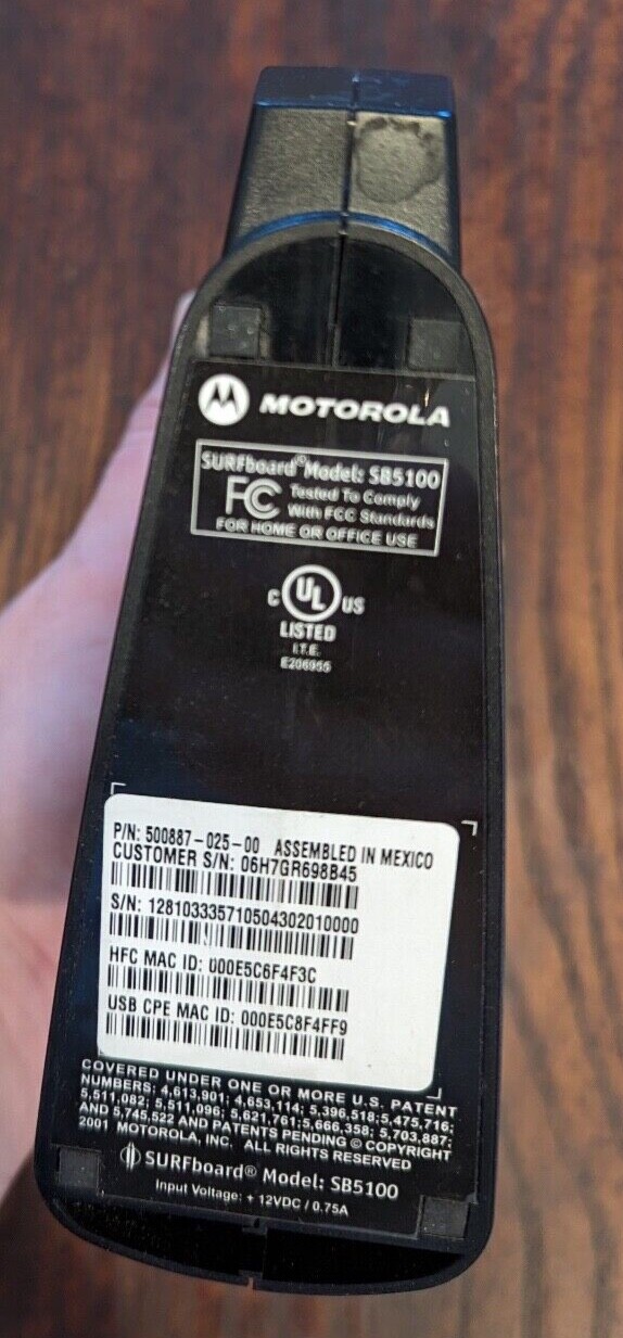Motorola Surfboard SB5100 Cable Modem DOCSIS 2.0 USB + Ethernet 38 Mbps