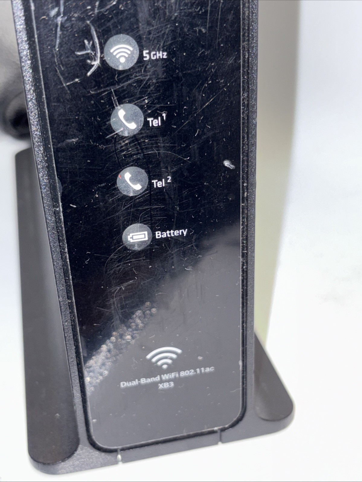 Xfinity Arris TG1682G Dual Band Wireless 802.11ac Cable Modem and Wi-Fi Router