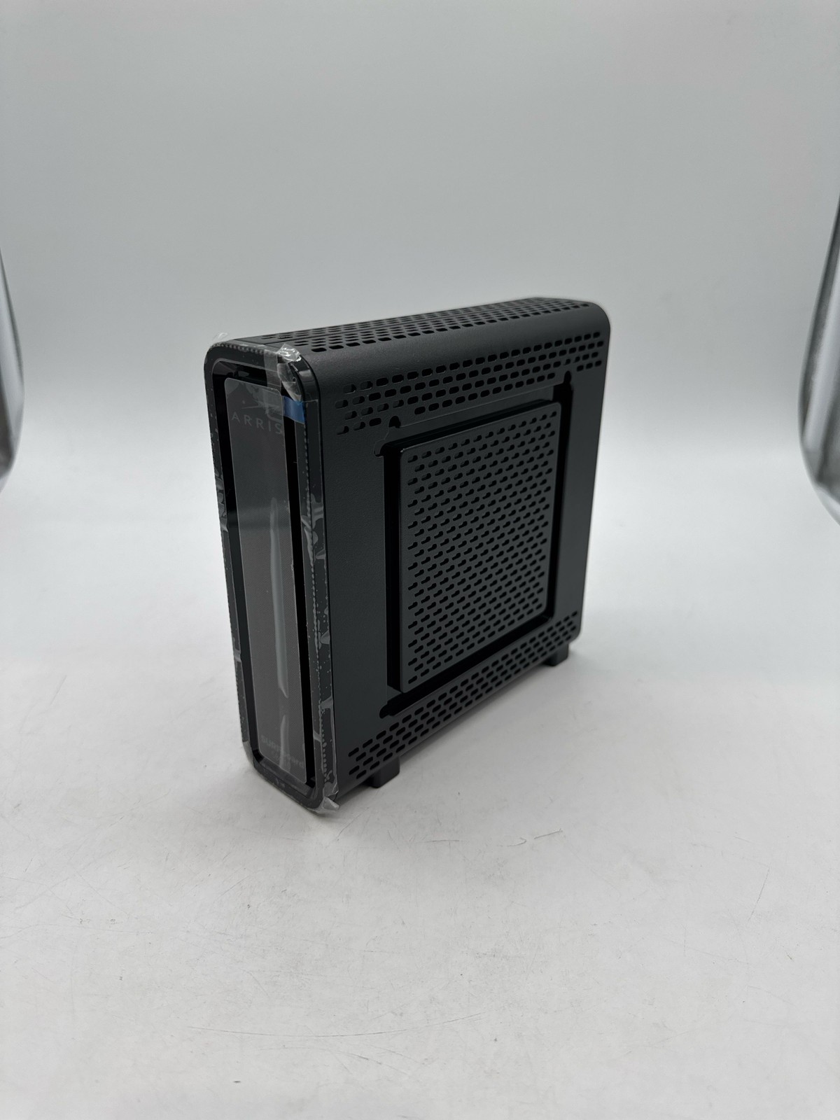 ARRIS SBG10 Cable Modem Router Combo DOCSIS 3.0 AC1600 Gigabit Black