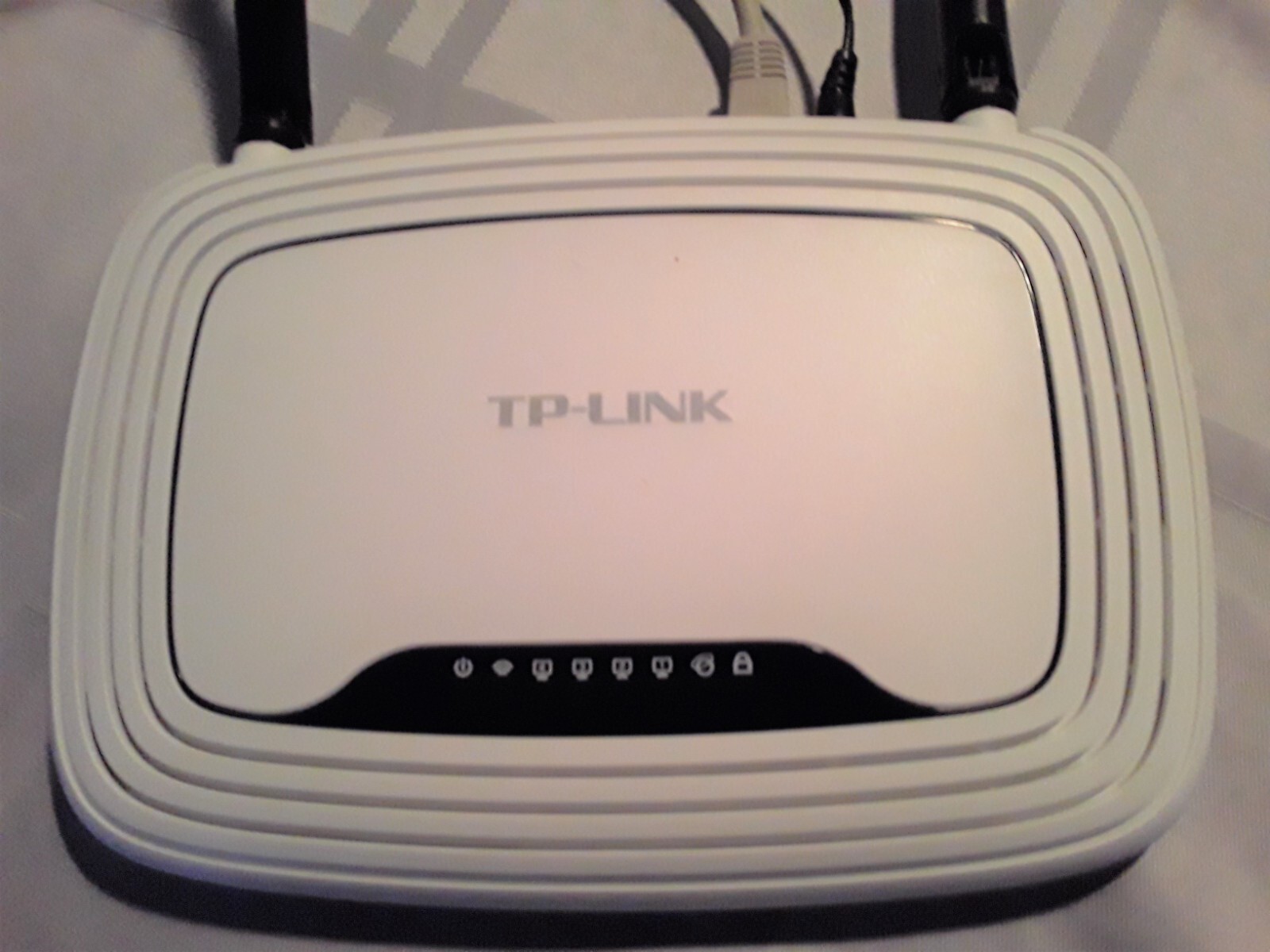 Arris Surfboard Cable Modem SB6121 AND TP-Link 300 Mbps Wireless Router