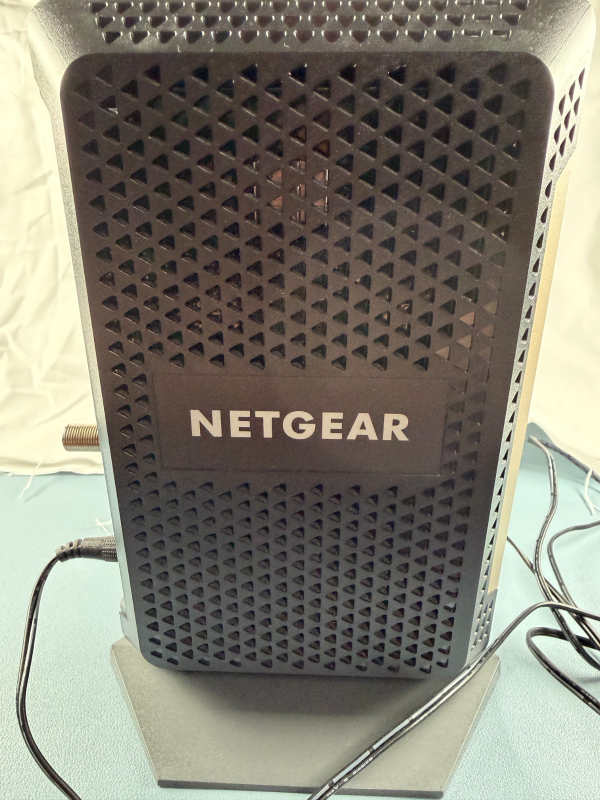 NETGEAR Nighthawk CM1000 DOCSIS 3.1 Cable Modem – Powers on – Untested – VIDEO