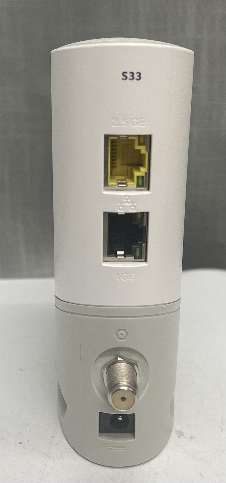 ARRIS S33 v2 2.5 Gbps Ethernet Port – DOCSIS 3.1 Modem – Refurbished w/ Box