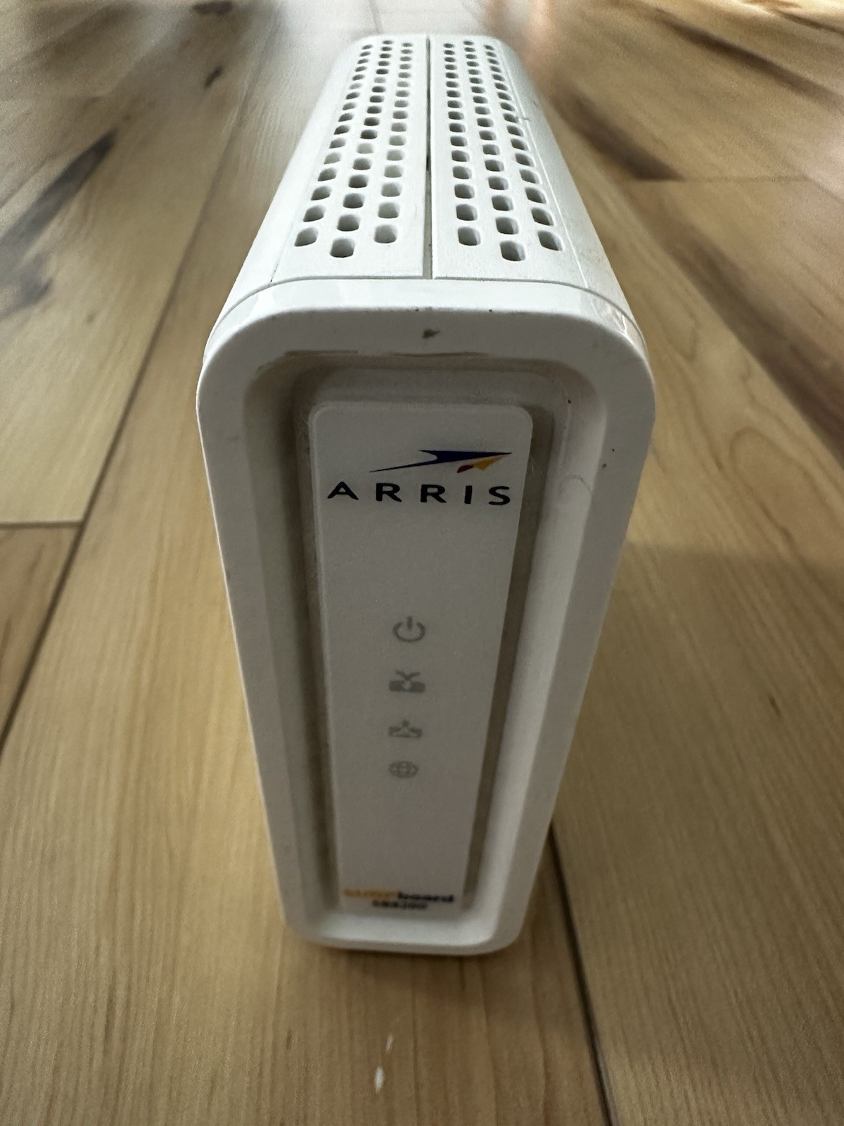 ARRIS SURFboard SB8200 DOCSIS 3.1 Cable Modem White 2-Port LAN
