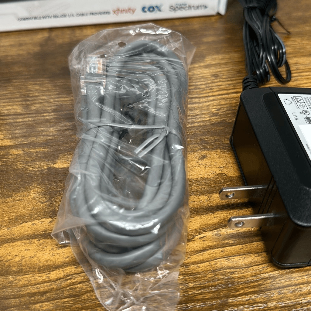 ARRIS SURFboard White SB6190 DOCSIS 3.0 Cable Modem 1.4gbps 32×8 Modem Channels