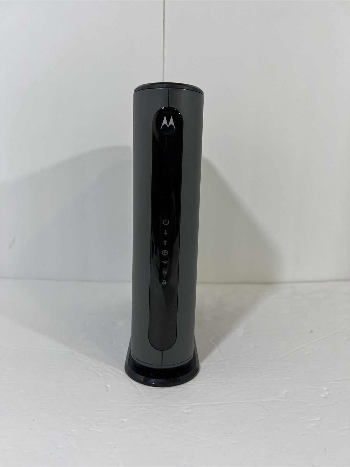 Motorola MG7540-10 16×4 Cable Modem Plus AC1600 Dual Band Wi-Fi Router