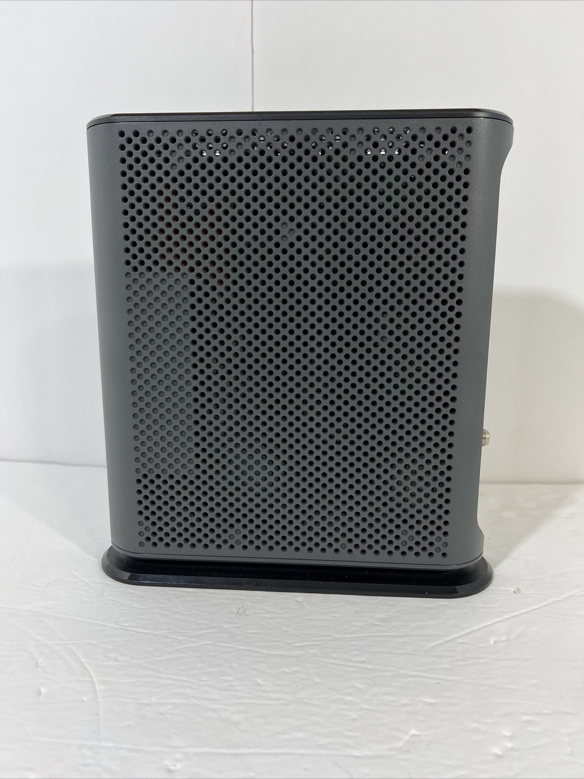 Motorola MG7540-10 16×4 Cable Modem Plus AC1600 Dual Band Wi-Fi Router