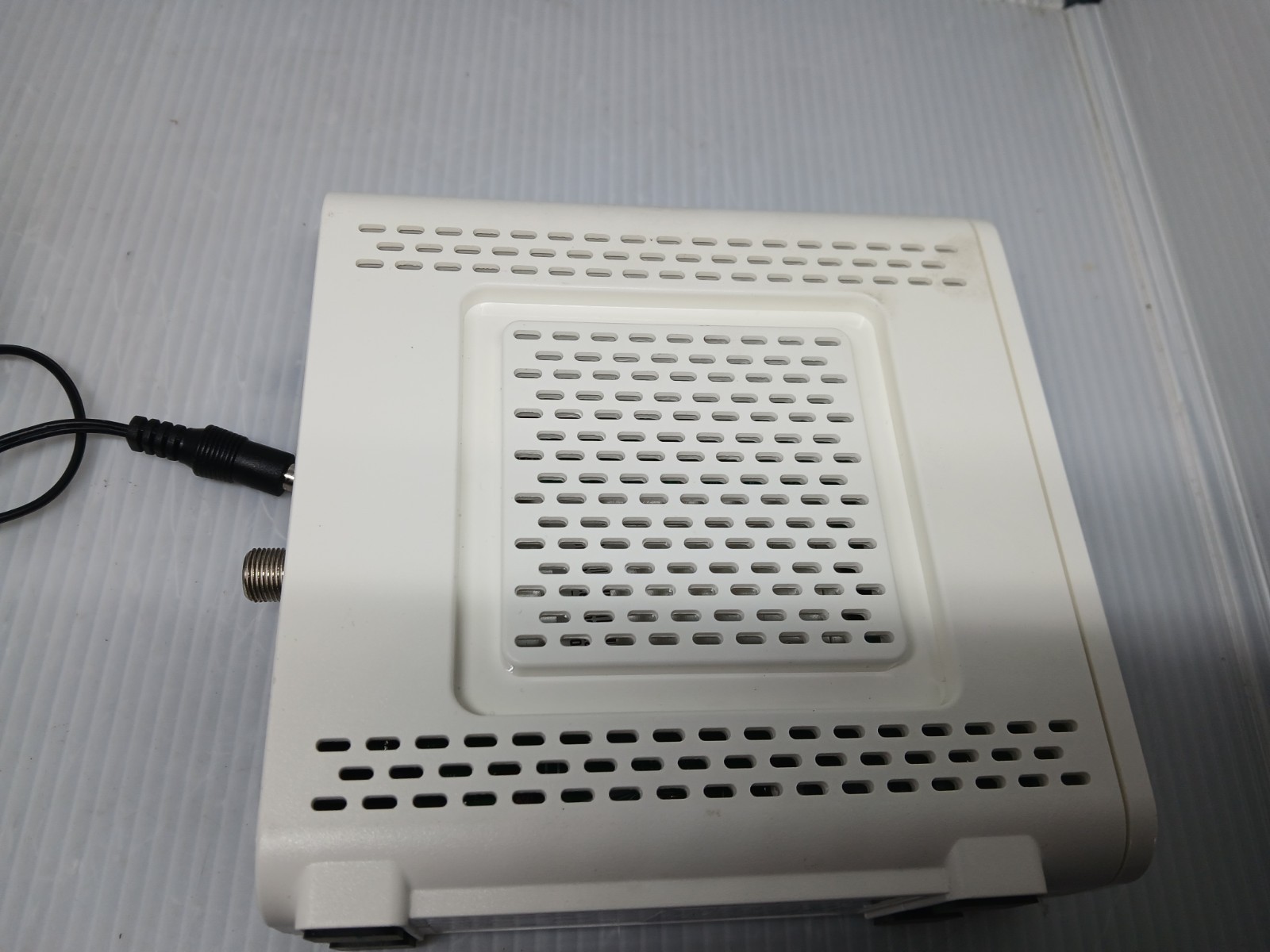 ARRIS SB6141 White Surfboard DOCSIS 3.0 Cable Modem With Power Cable Tested