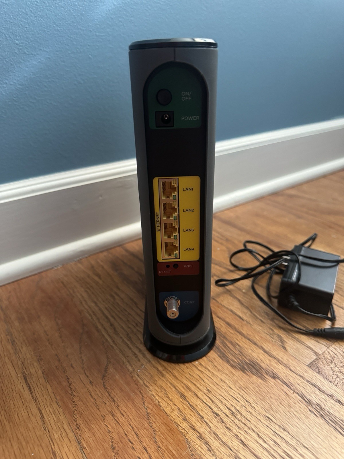 Motorola MG7540-10 16×4 Cable Modem – Black
