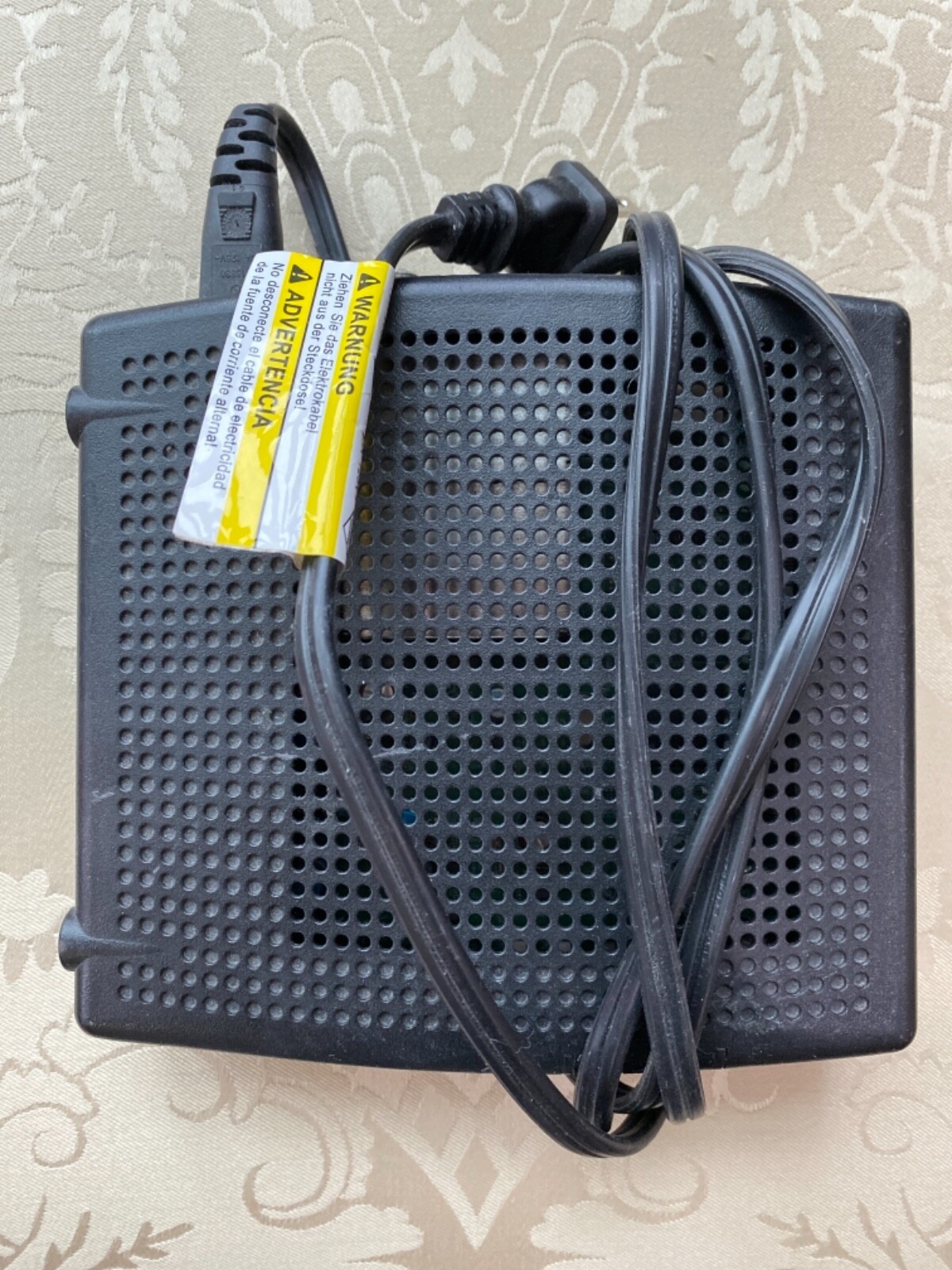 Arris CM820A DOCSIS 3.0 Cable Modem Power Cord Ethernet Cable