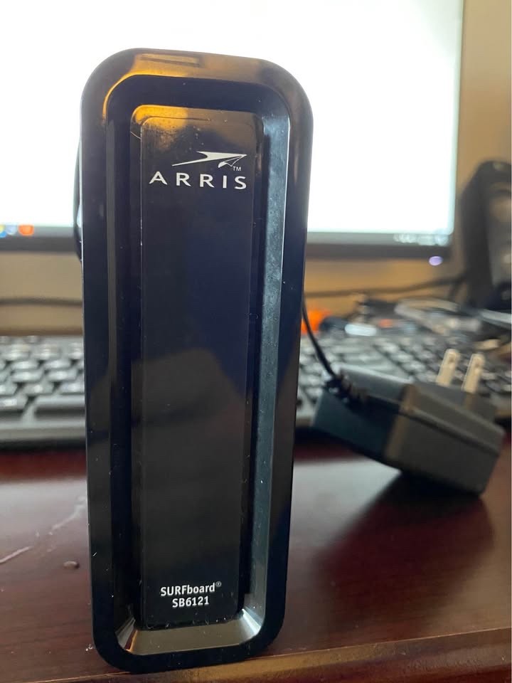 Arris Surfboard SB6121 cable modem