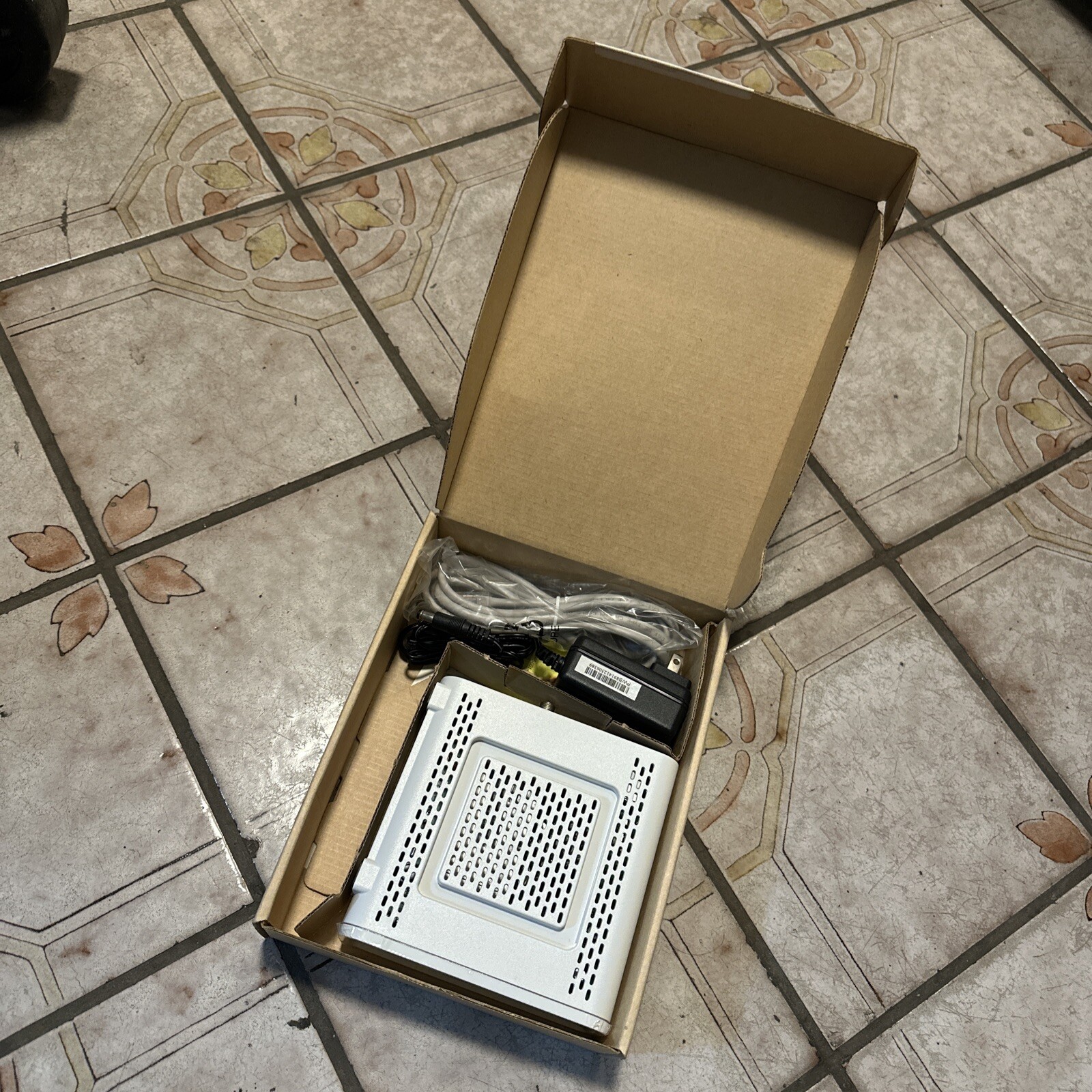 Arris Motorola SURFboard surf board SB6141 Cable Modem
