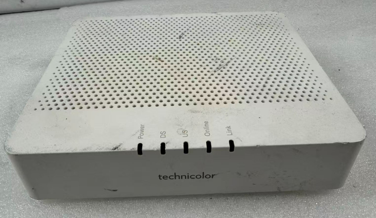 TECHNICOLOR TC4400-AM Ultra Broadband Cable Modem/No Power Cord