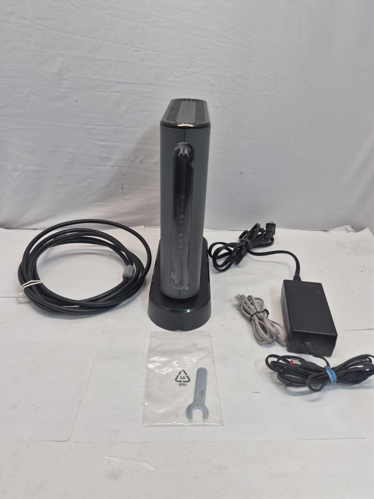 Motorola MT7711 24×8 Cable Modem plus AC1900 WiFi Router