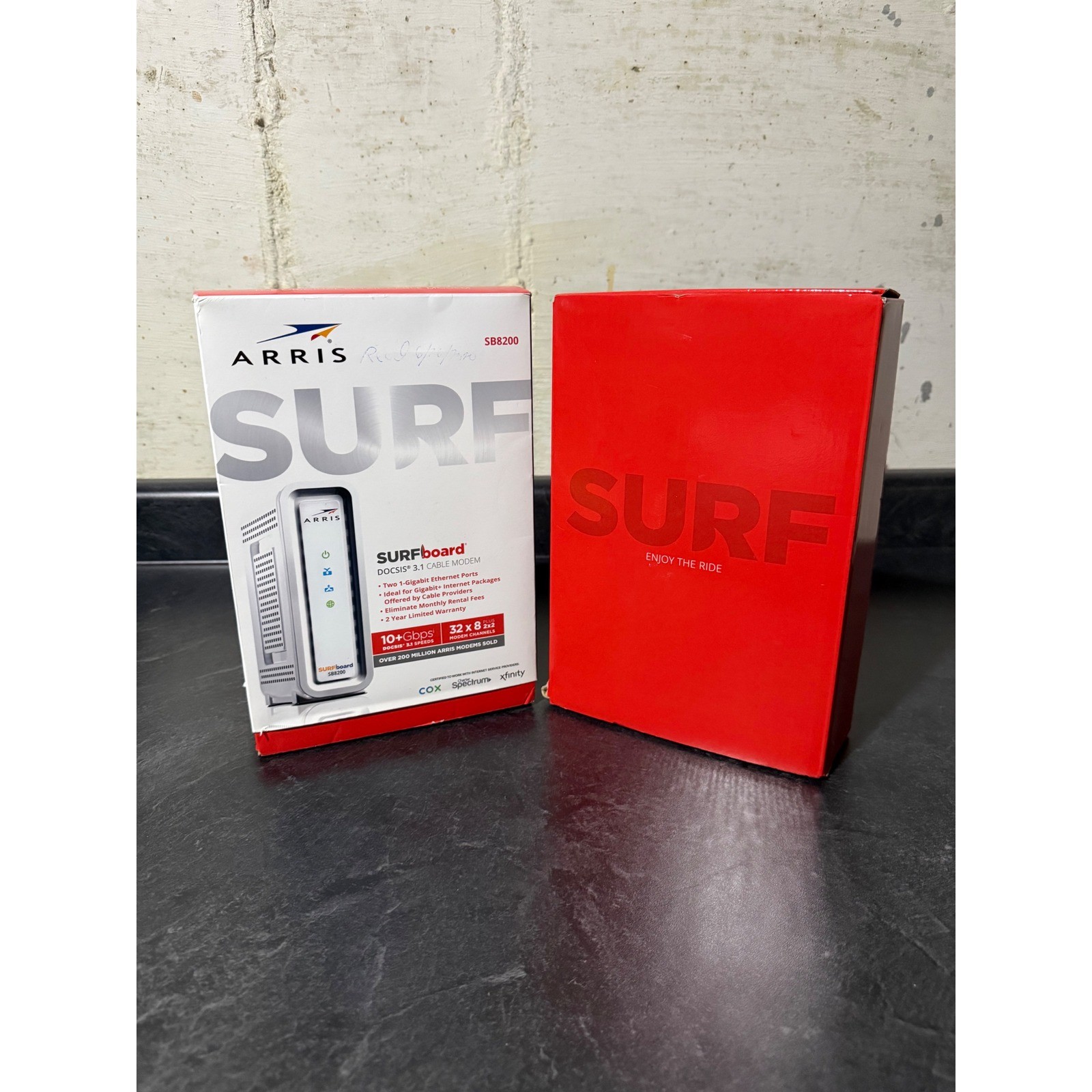 Lot of 2 ARRIS SURFboard SB8200 DOCSIS 3.1 Cable Modem White 32×8 Gigabit 10Gbps