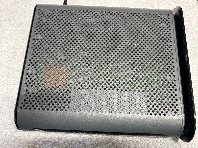 Motorola 24 x 8 cable modem plus AC 1900 router, model MG7700 VGC