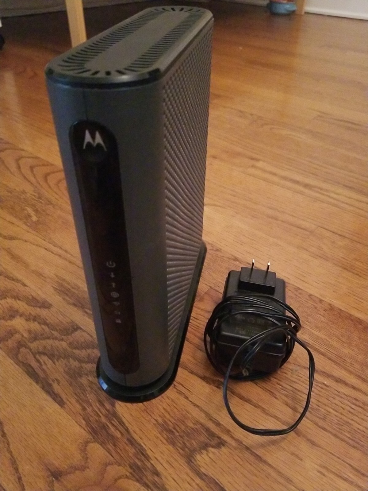 Motorola MG7550 16×4 DOCSIS 3.0 Cable Modem plus AC1900 Router 5G