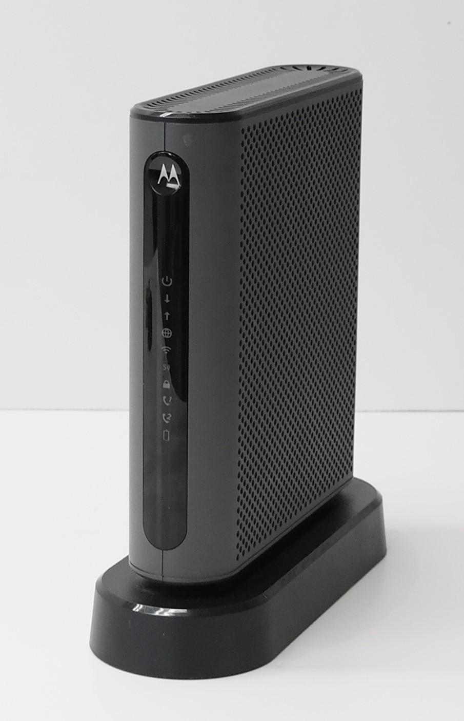 Motorola MT7711 Dual Band AC1900 Cable Modem and Wi-Fi Gigabit Router