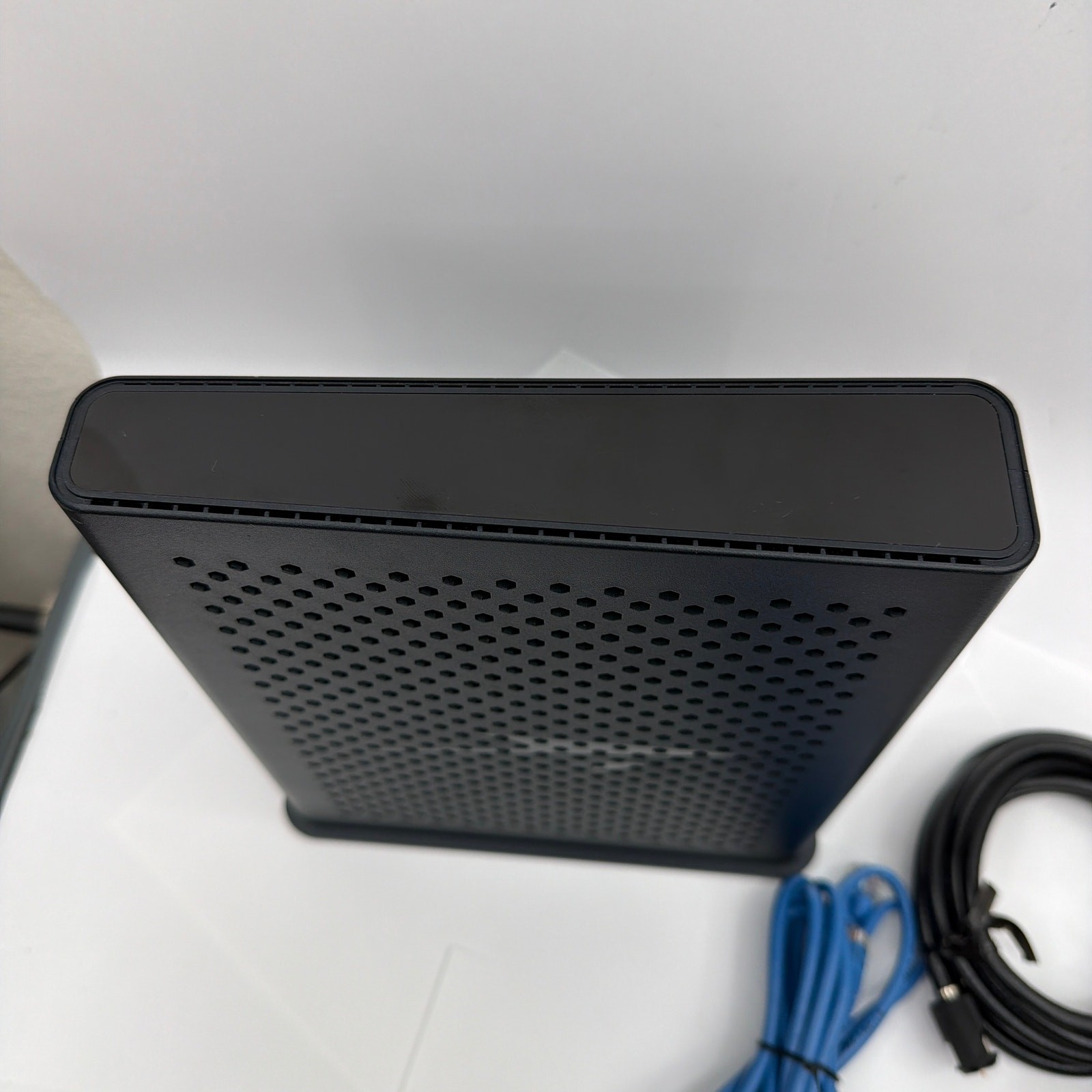ARRIS SURFboard SBG8300 DOCSIS 3.1 Cable Modem WiFi Router