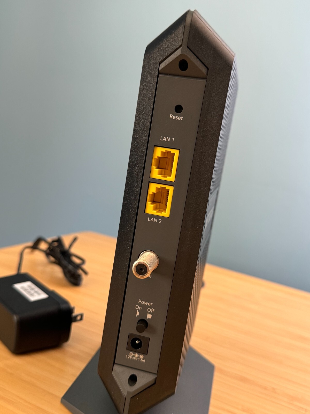 NETGEAR Nighthawk Multi-Gig Speed Cable Modem DOCSIS 3.1 model CM1100