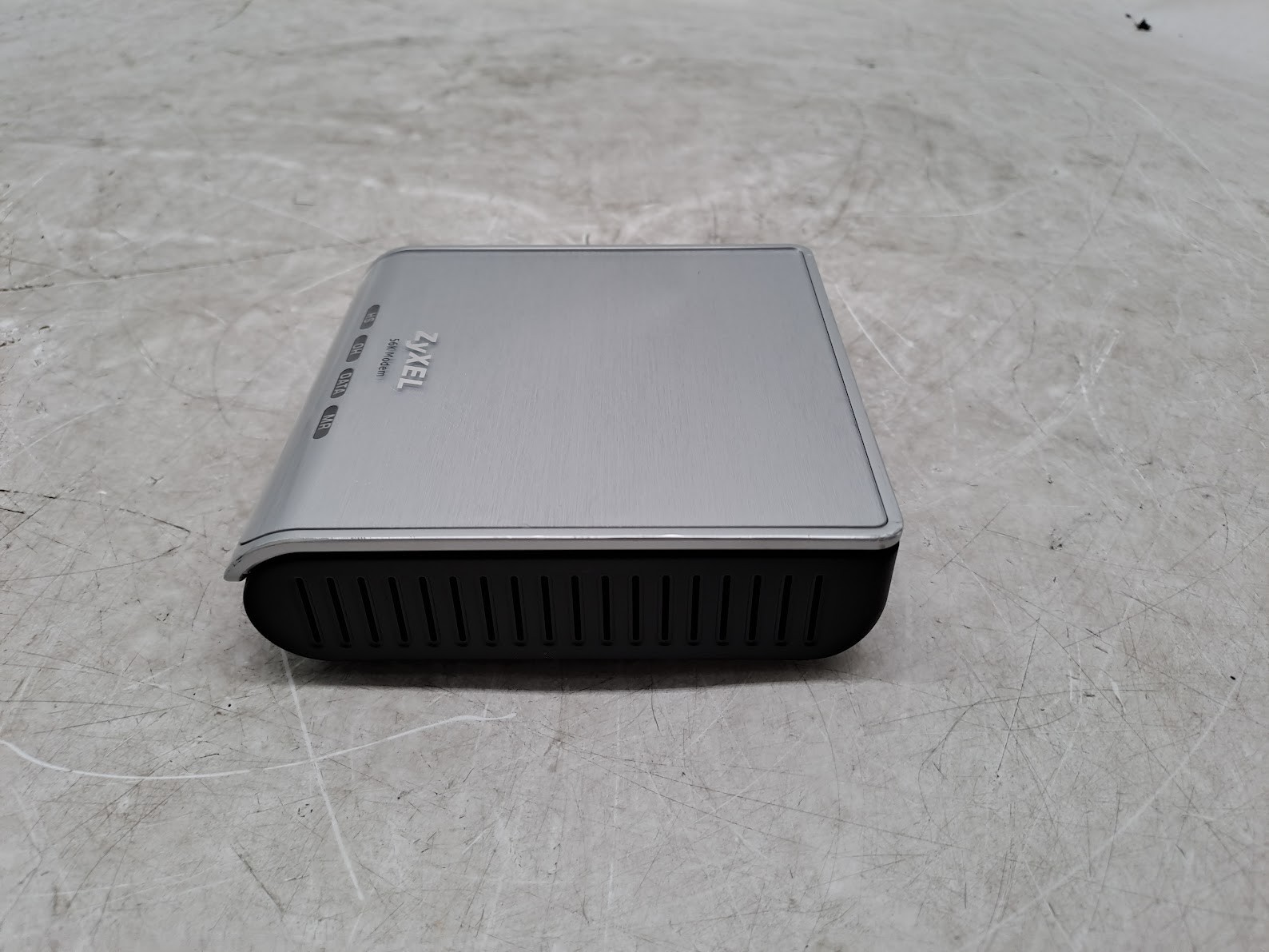 ZYXEL COMMUNICATION 56K MODEM COM +