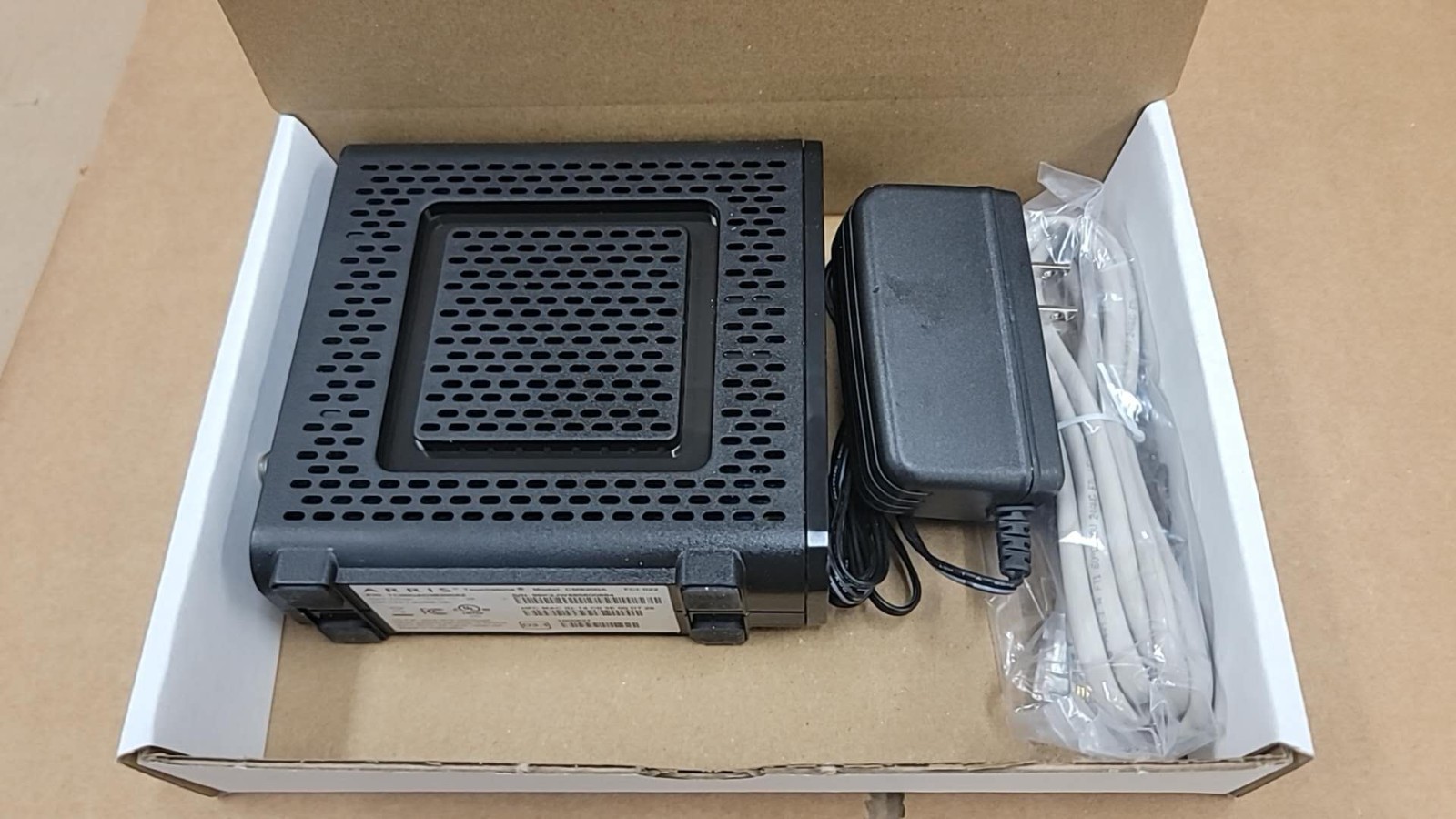 100pcs Arris Touchstone CM8200A DOCSIS 3.1 Ultra Fast Cable Modem W/PS, CAT5
