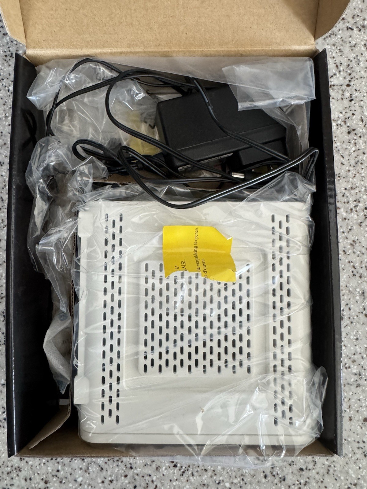 ARRIS SURFboard DOCSIS 3.0 Cable Modem – SB6190
