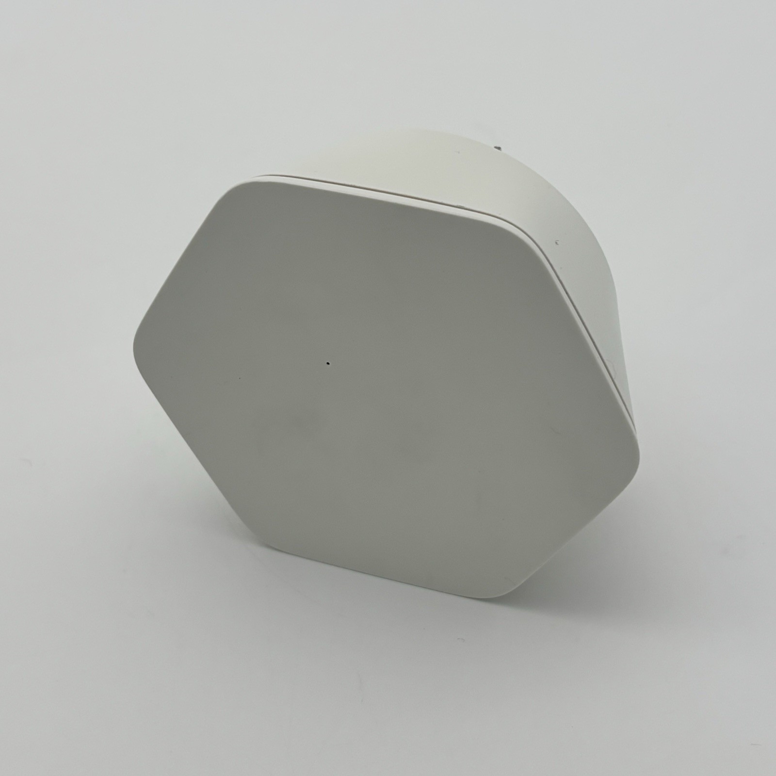 Xfinity xFi Pod 2nd Gen XE2-SG WiFi Range Extender Mesh Router White