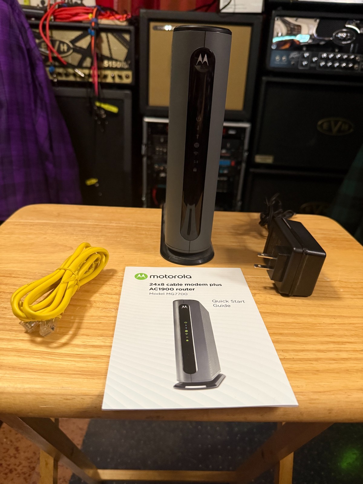 Motorola MG7700 AC1900 Dual-Band DOCSIS 3.0 Cable Modem Router