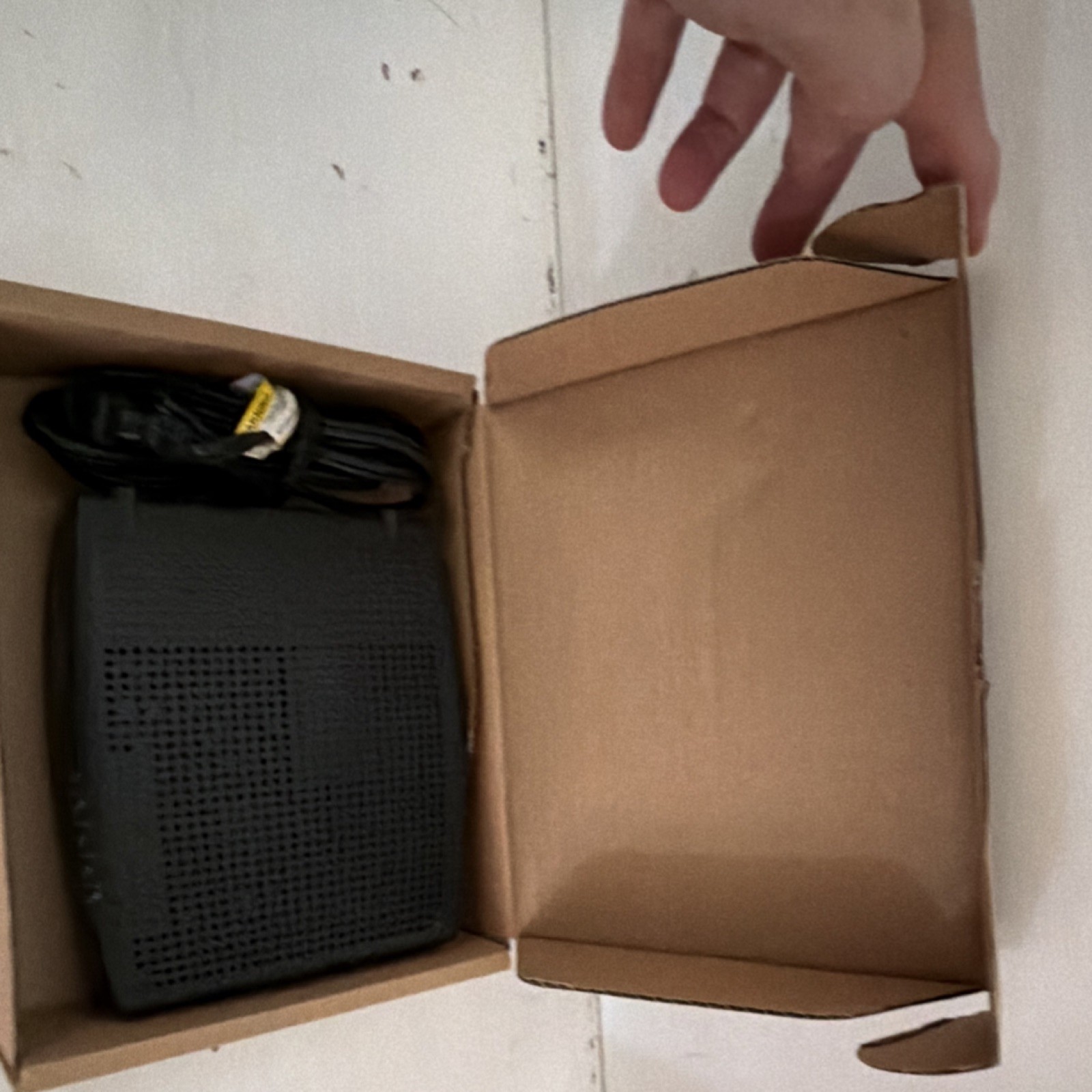 ARRIS Touchstone WBM760A DOCSIS 3.0 Cable Modem 343 Mbps RJ-45 Black