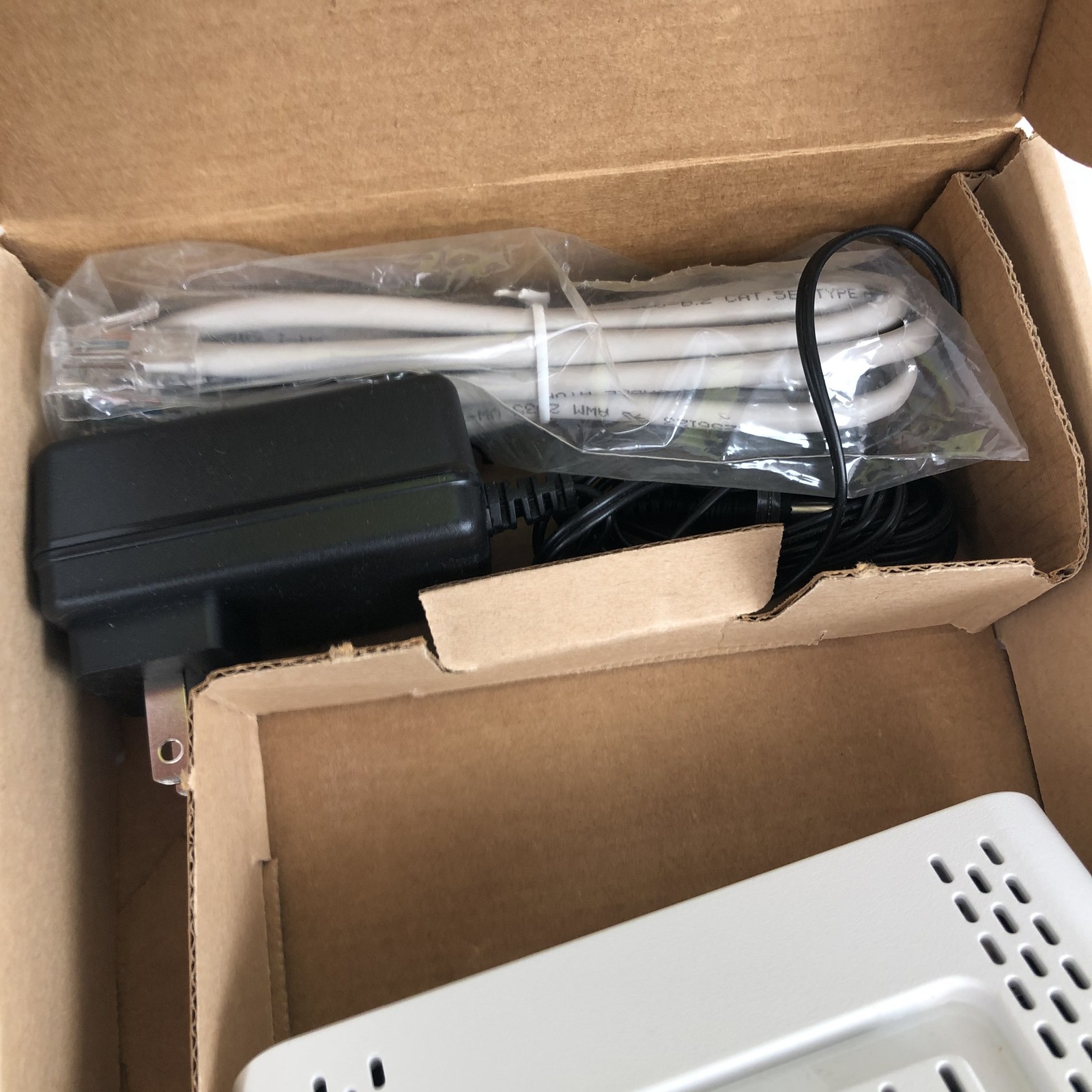 ARRIS SURFboard SB6141 DOCSIS 3.0 Cable Modem White Refurbished