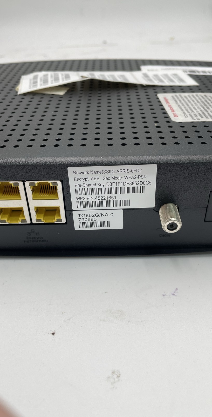 ARRIS TG862G Cable Modem WiFi Router DOCSIS 3.0 TG02DH7862