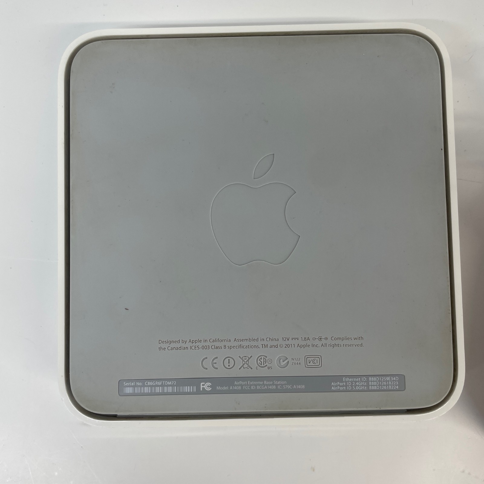 Apple A1408 AirPort Extreme Dual Band Router 802.11n Wireless WiFi 5th Gen White