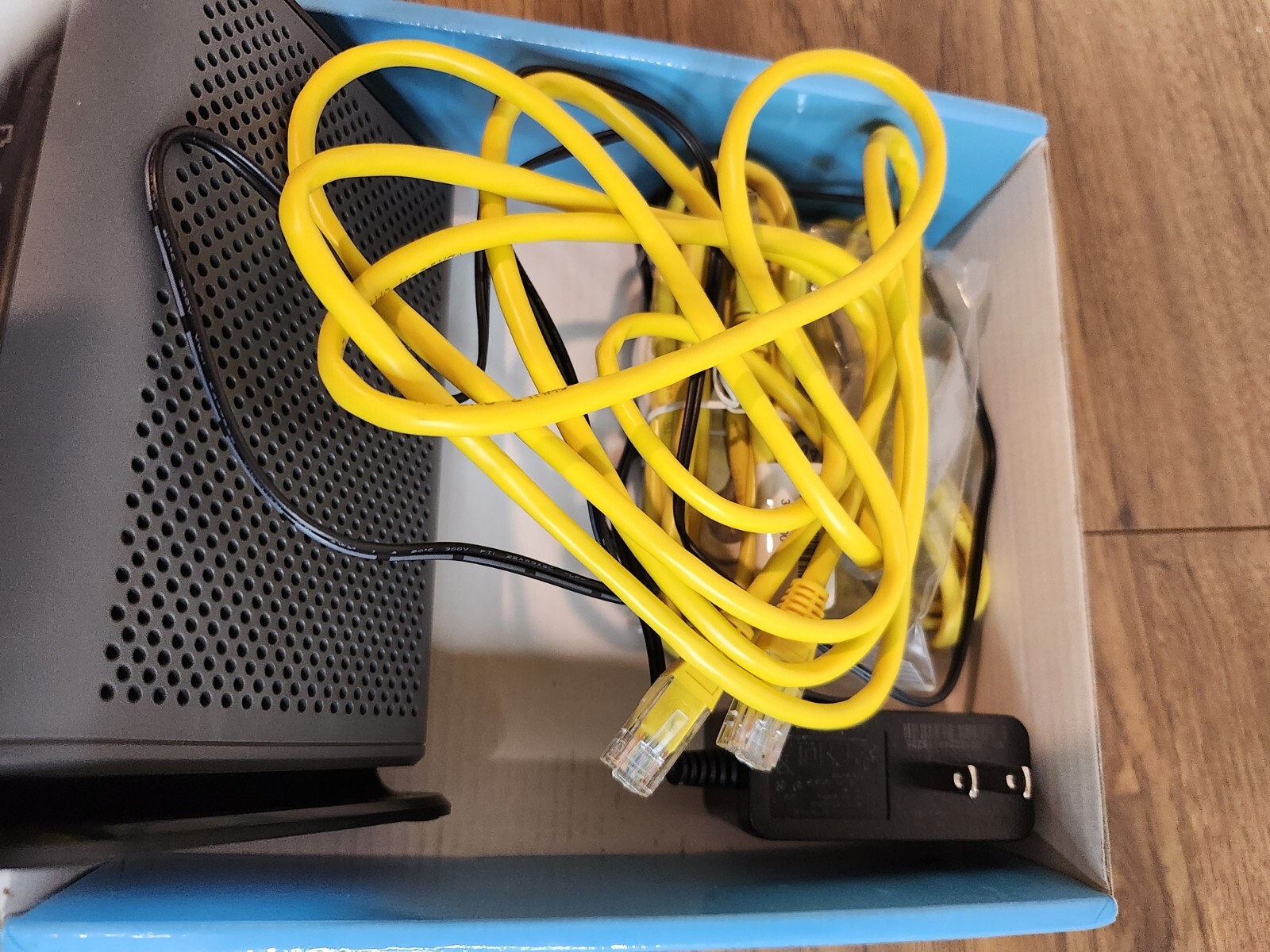 Motorola MB74200 686mbps DOCSIS 3.0 Cable Modem