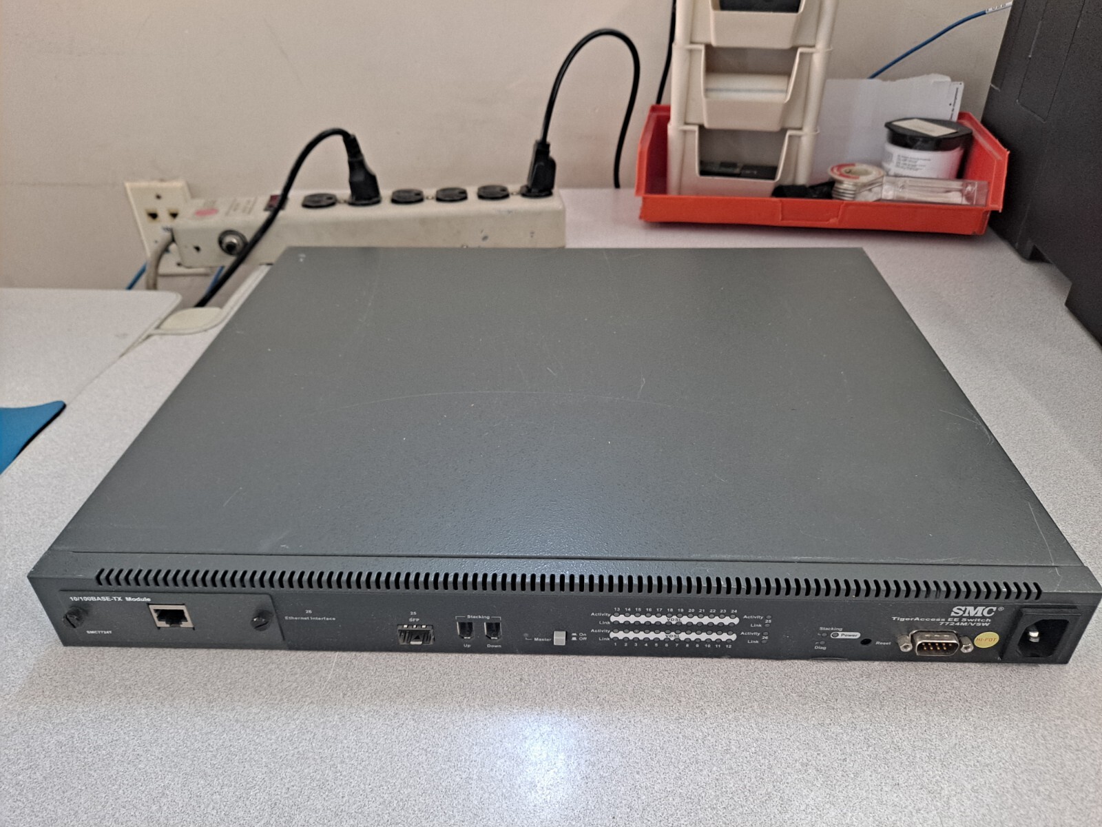 SMC TigerAccess Extended Ethernet Switch SMC7724M/VSW (NO 10/100 Base-TX Module)