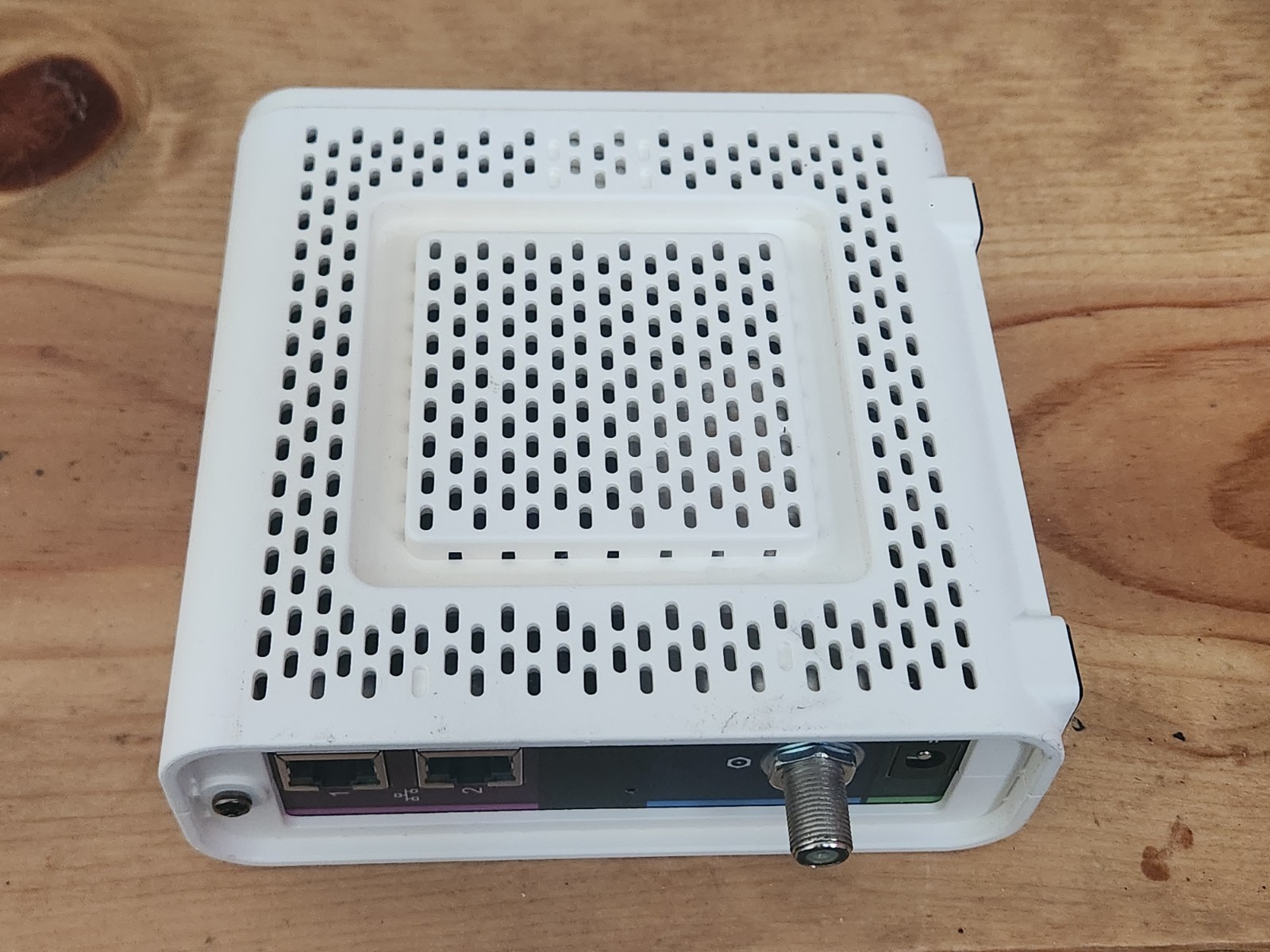 ARRIS SURFboard SB8200 DOCSIS 3.1 10 Gbps Cable Modem – 60 Day Warranty