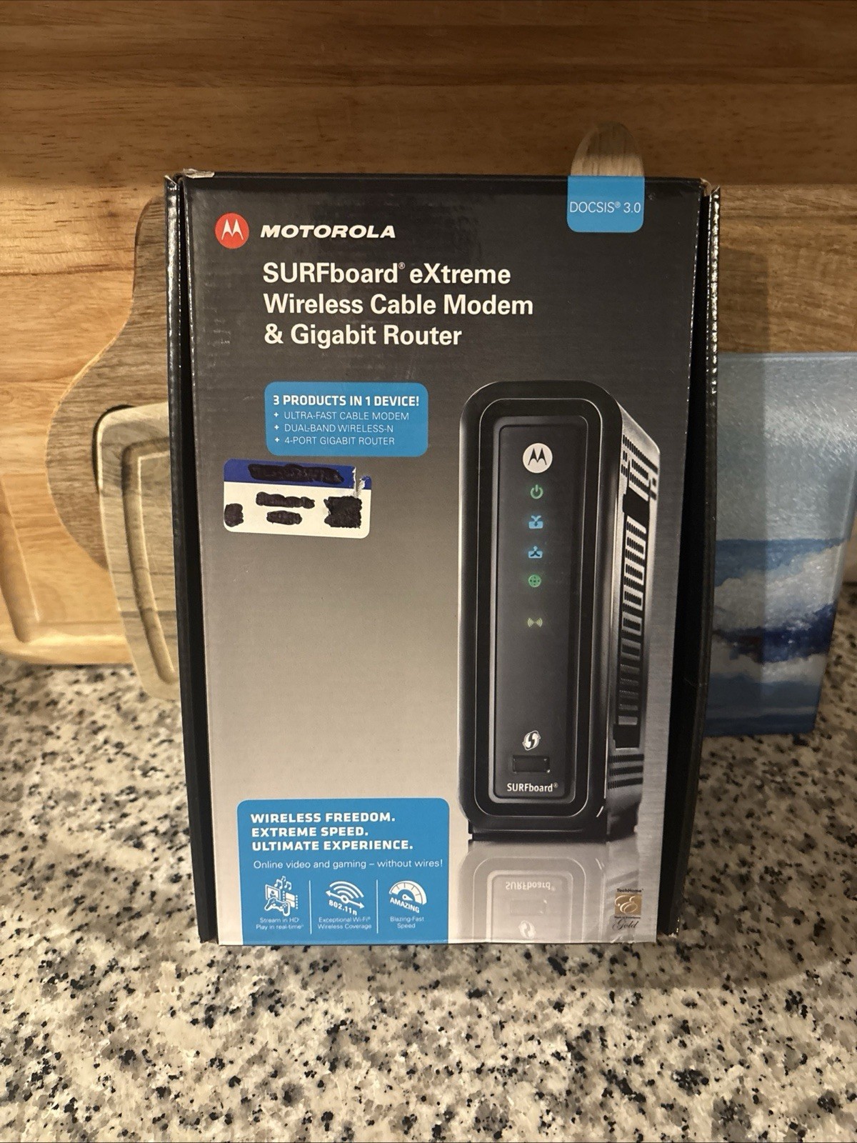 Motorola SURFboard® eXtreme Wireless Cable Modem & Gigabit Router New Opened Box