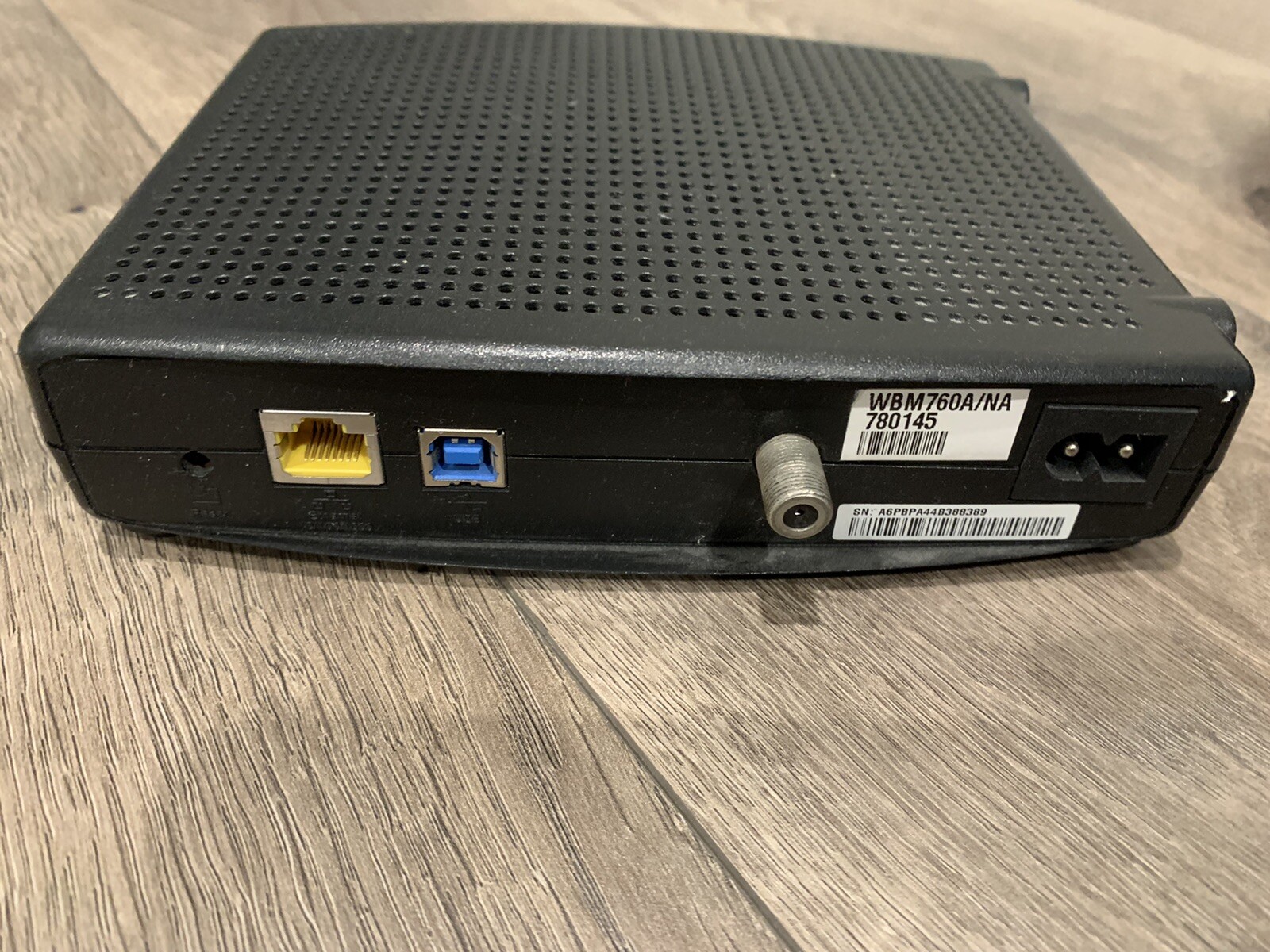 ARRIS Touchstone WBM760A (780145) 163.84 Mbps